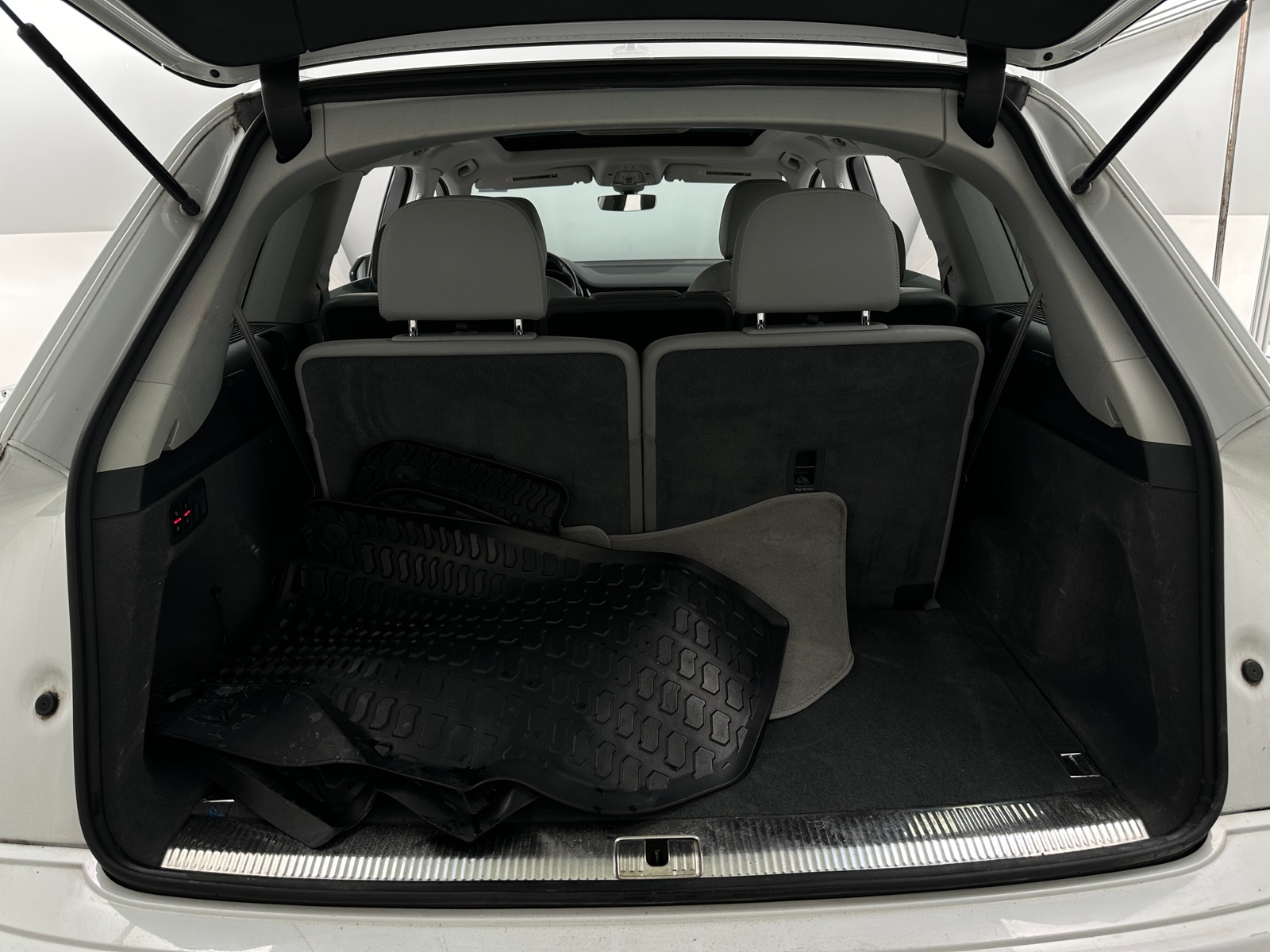 Thumbnail: 2017 Audi Q7 - 6