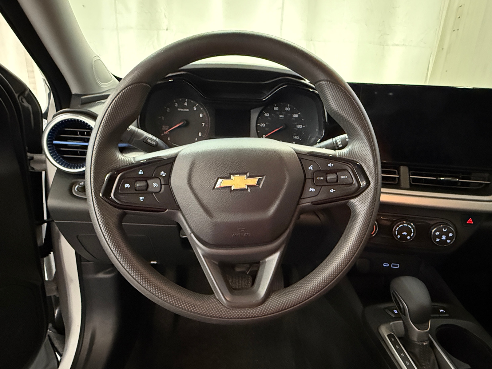 Thumbnail: 2025 Chevrolet Trax - 5