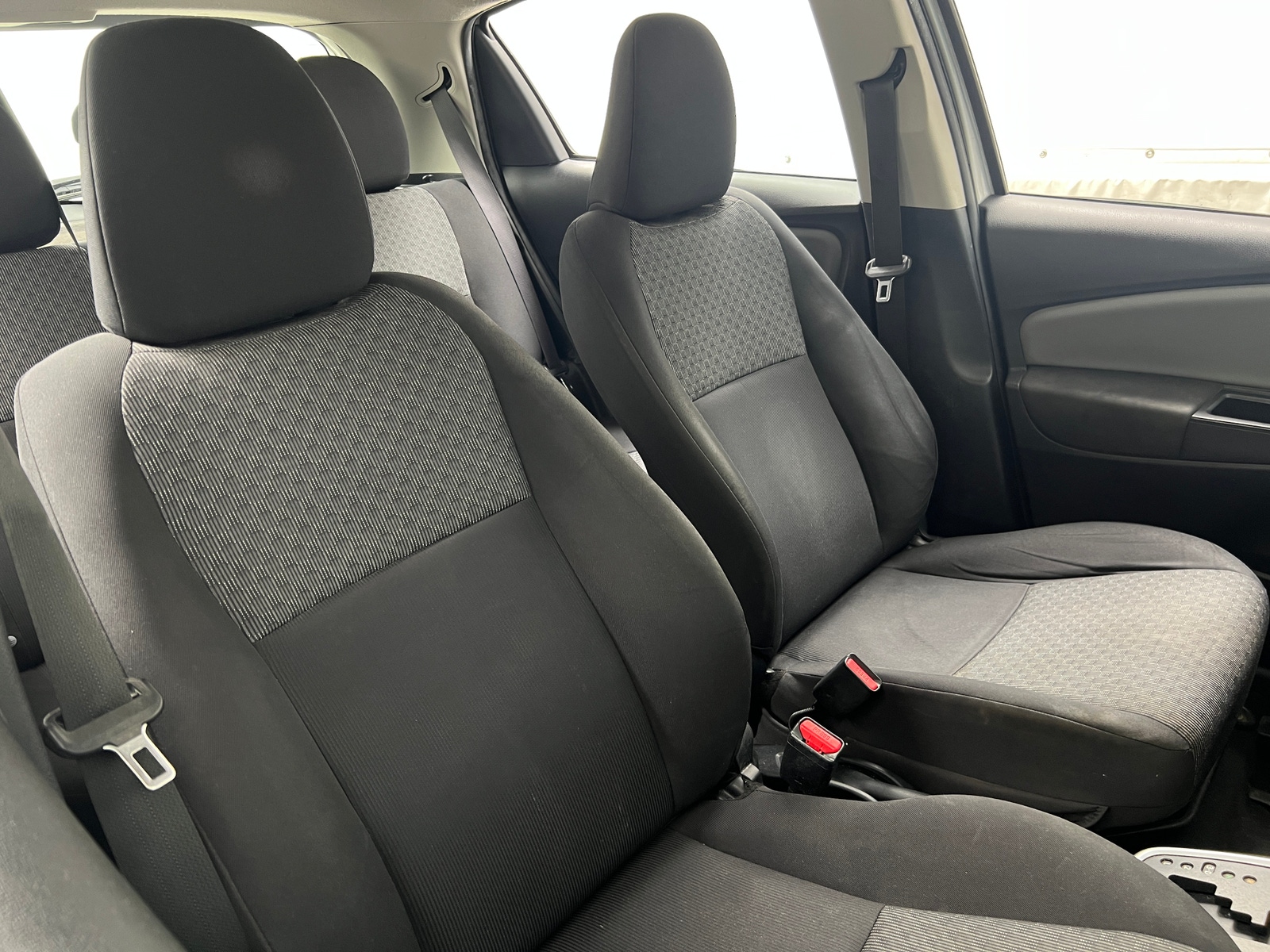 Thumbnail: 2017 Toyota Yaris - 2