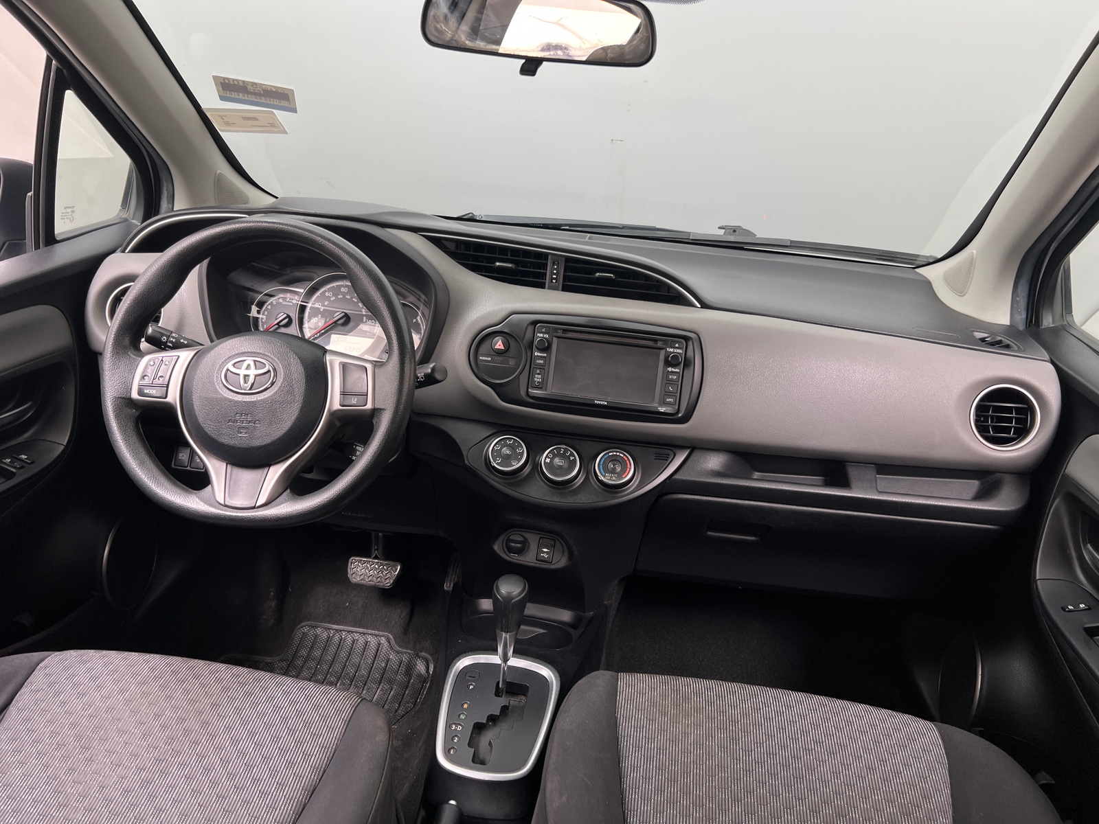 Thumbnail: 2017 Toyota Yaris - 3