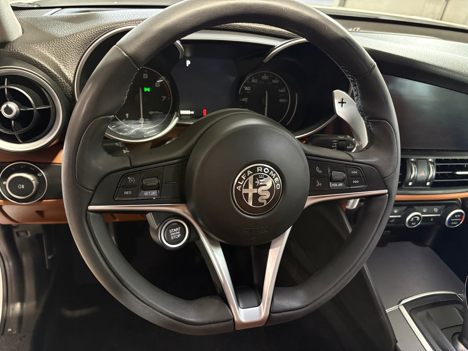 Thumbnail: 2018 Alfa Romeo Giulia - 4