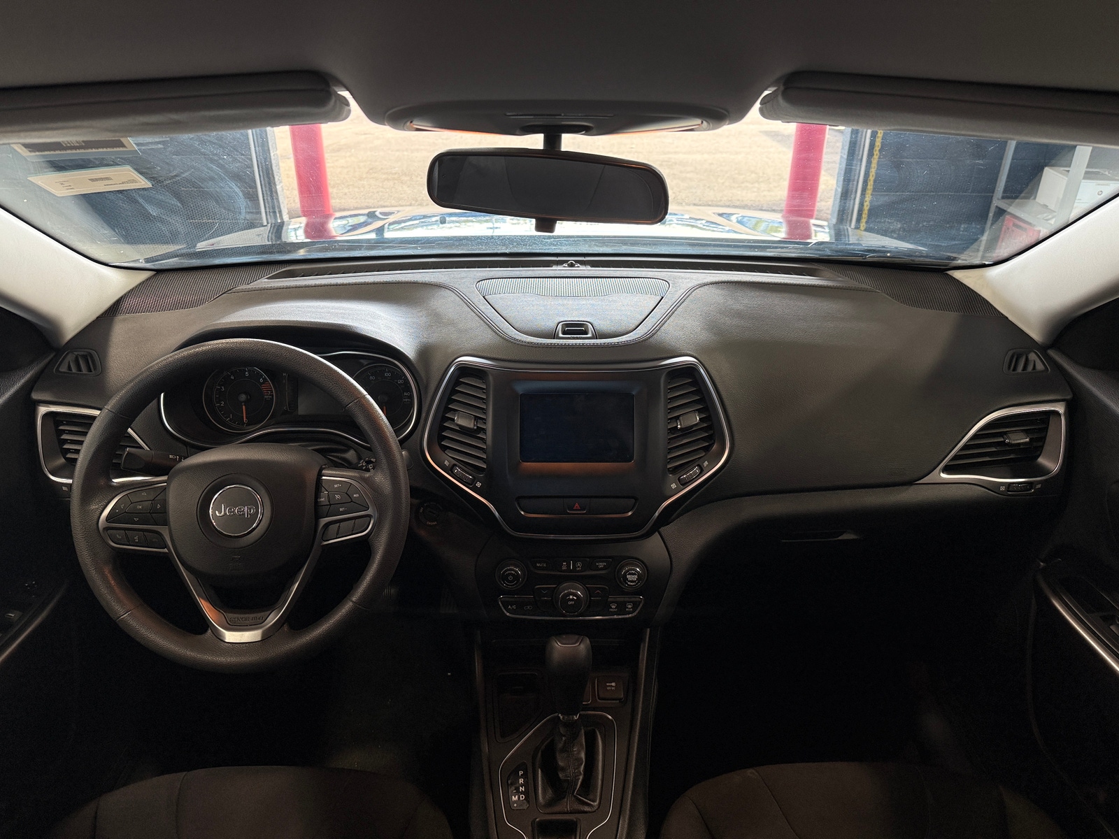 Thumbnail: 2020 Jeep Cherokee - 3