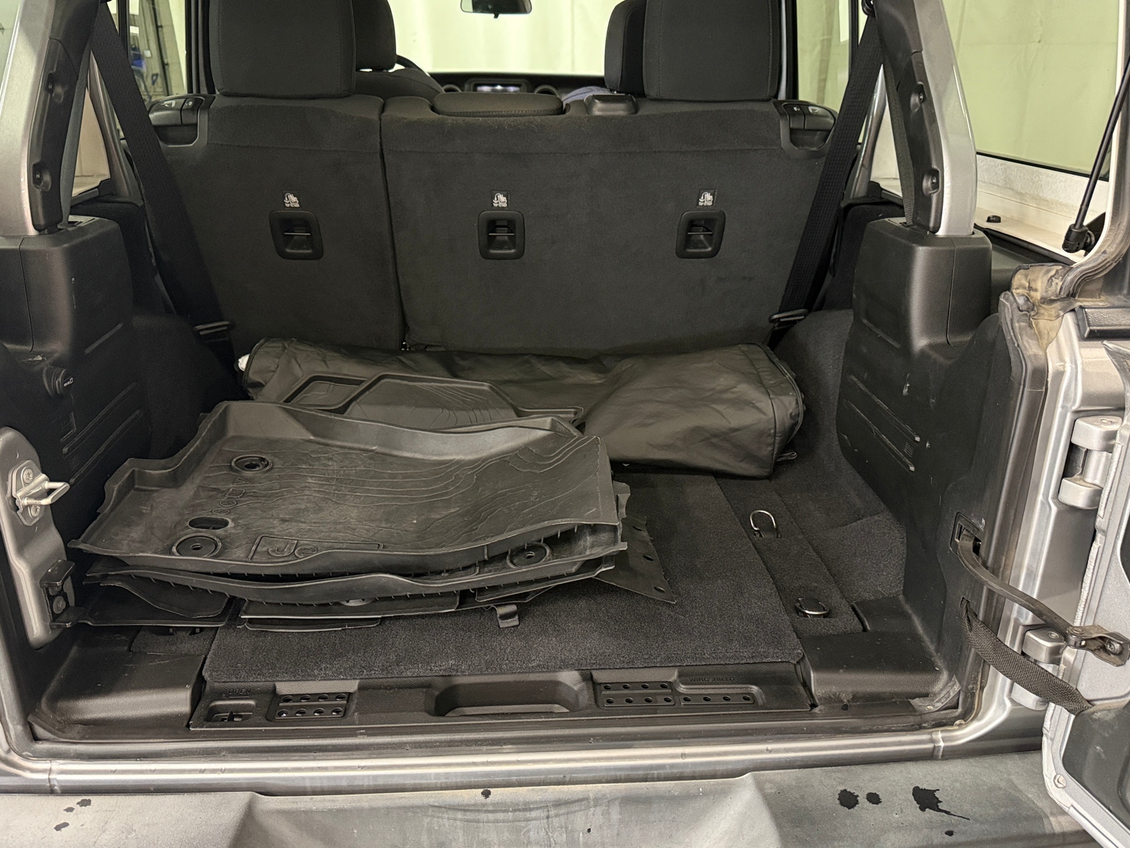 Thumbnail: 2020 Jeep Wrangler - 7