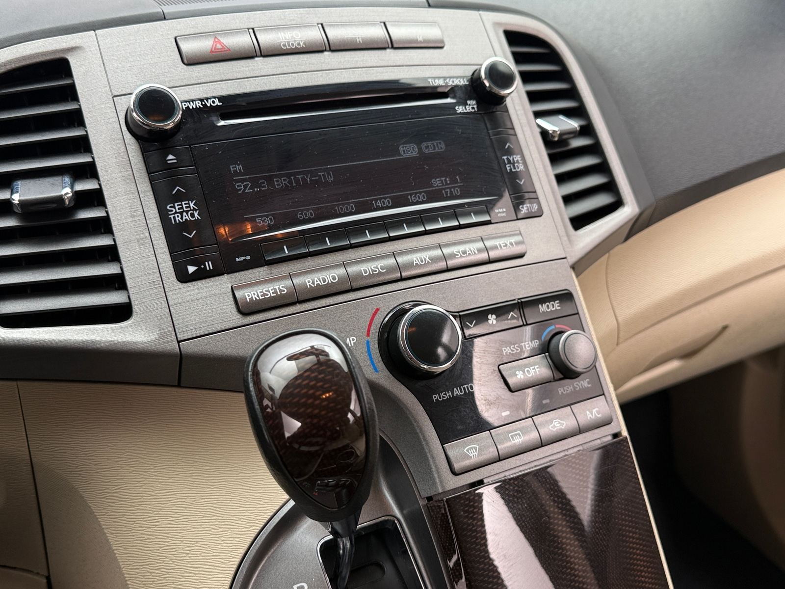 Thumbnail: 2012 Toyota Venza - 4