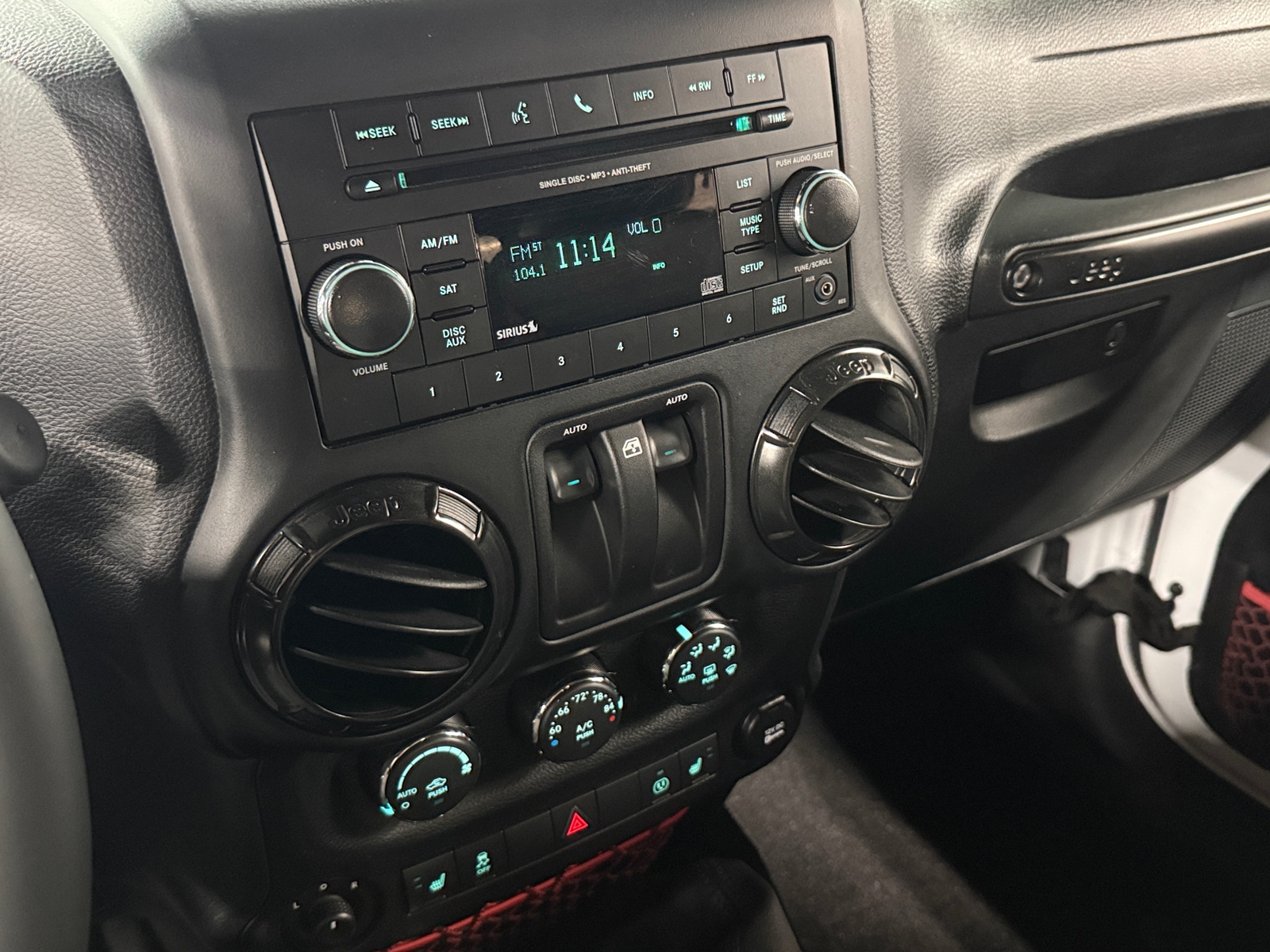 Thumbnail: 2017 Jeep Wrangler - 3