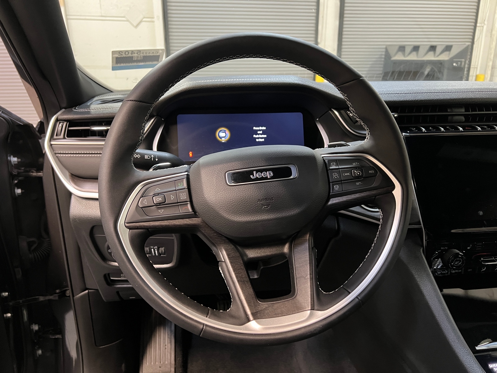 Thumbnail: 2025 Jeep Grand Cherokee L - 4