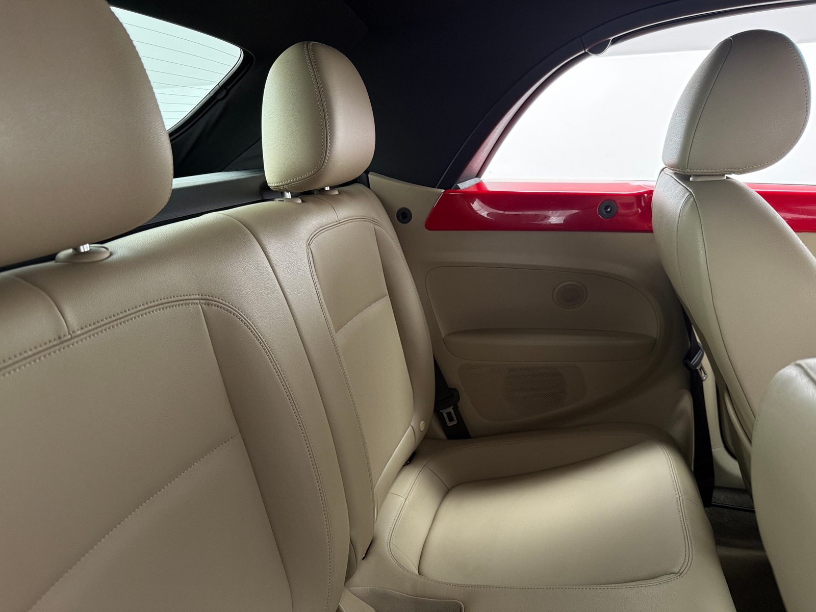 Thumbnail: 2014 Volkswagen Beetle - 5