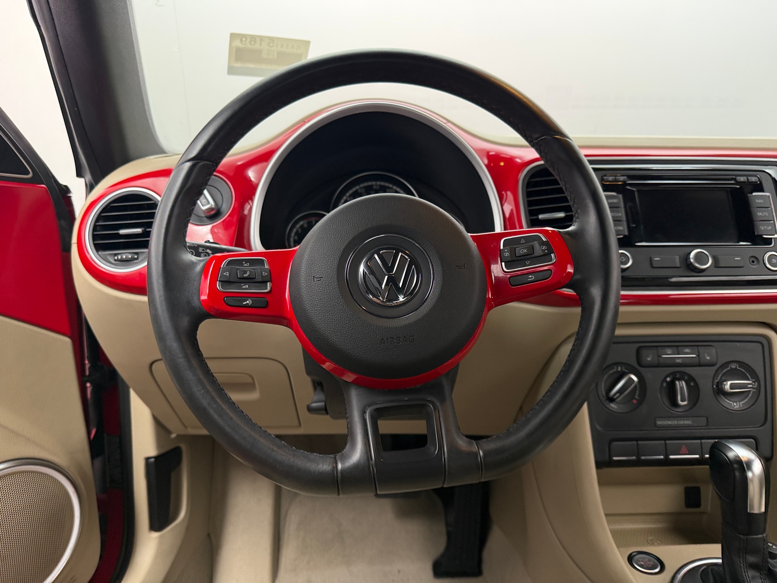 Thumbnail: 2014 Volkswagen Beetle - 4