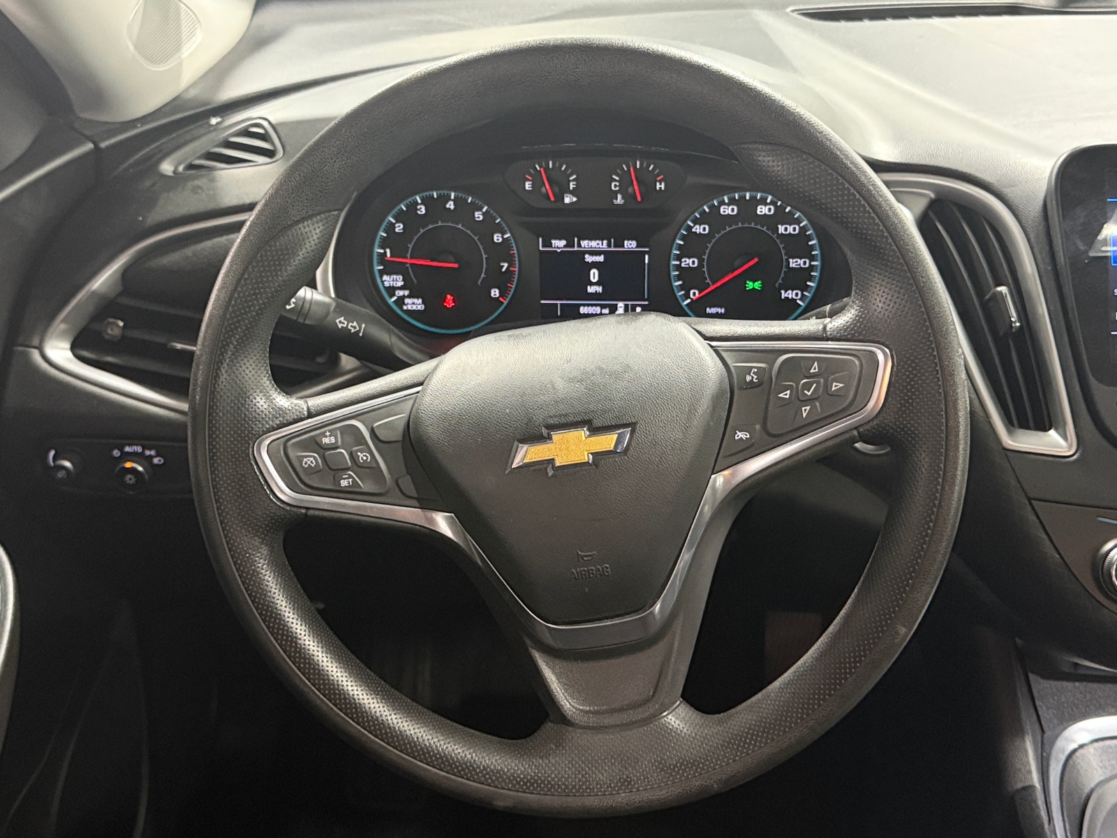 Thumbnail: 2022 Chevrolet Malibu - 5