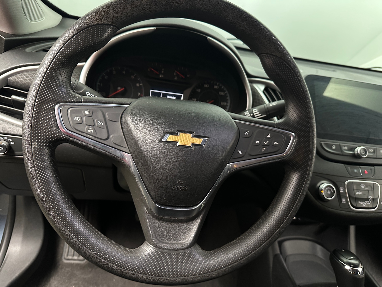 Thumbnail: 2020 Chevrolet Malibu - 5