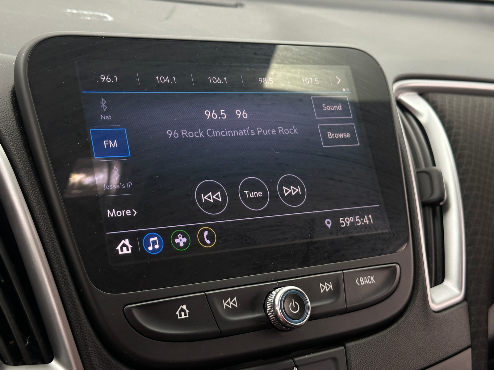 Thumbnail: 2020 Chevrolet Malibu - 4