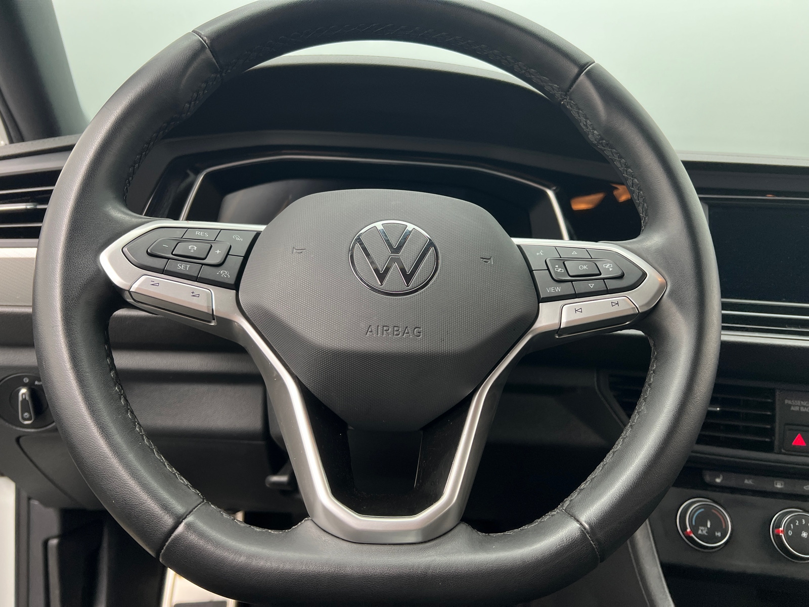 Thumbnail: 2024 Volkswagen Jetta - 5