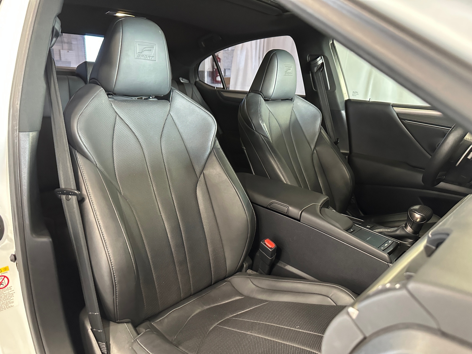 Thumbnail: 2019 Lexus ES - 2