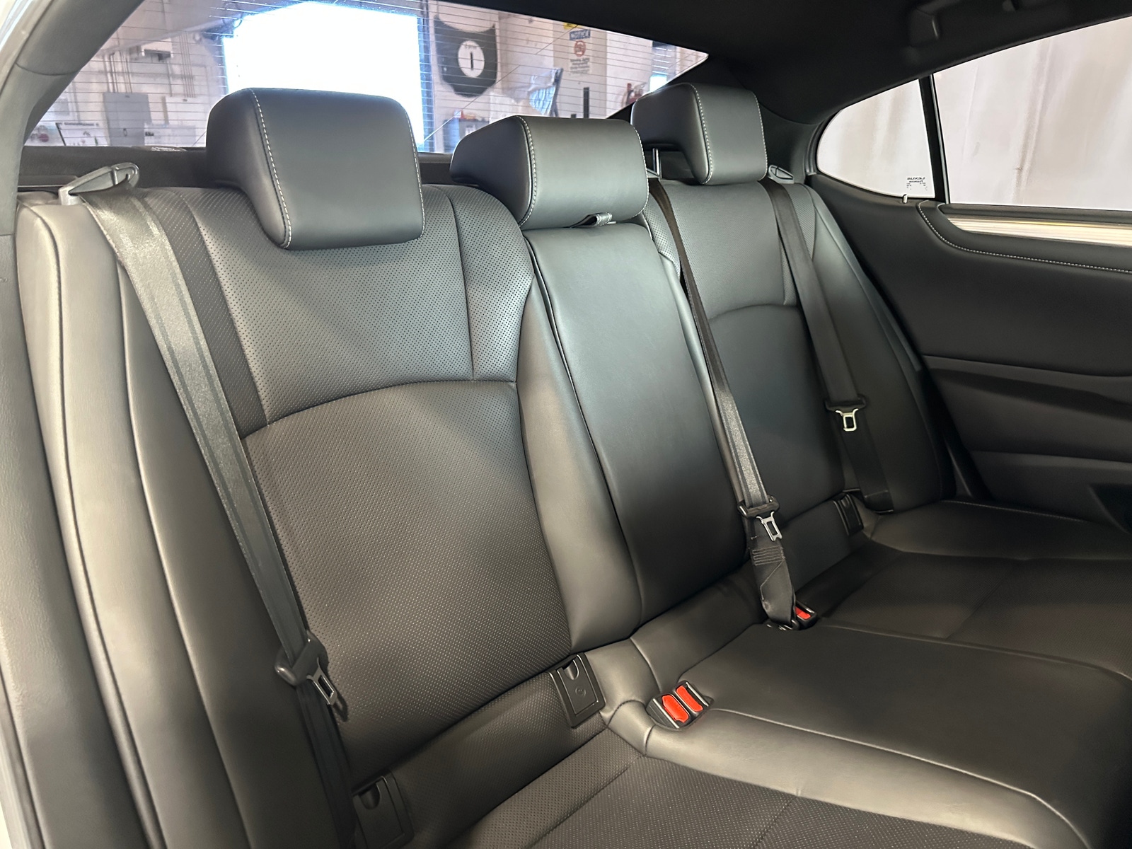 Thumbnail: 2019 Lexus ES - 6