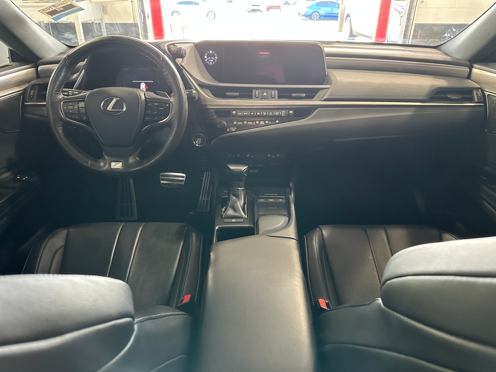 Thumbnail: 2019 Lexus ES - 3