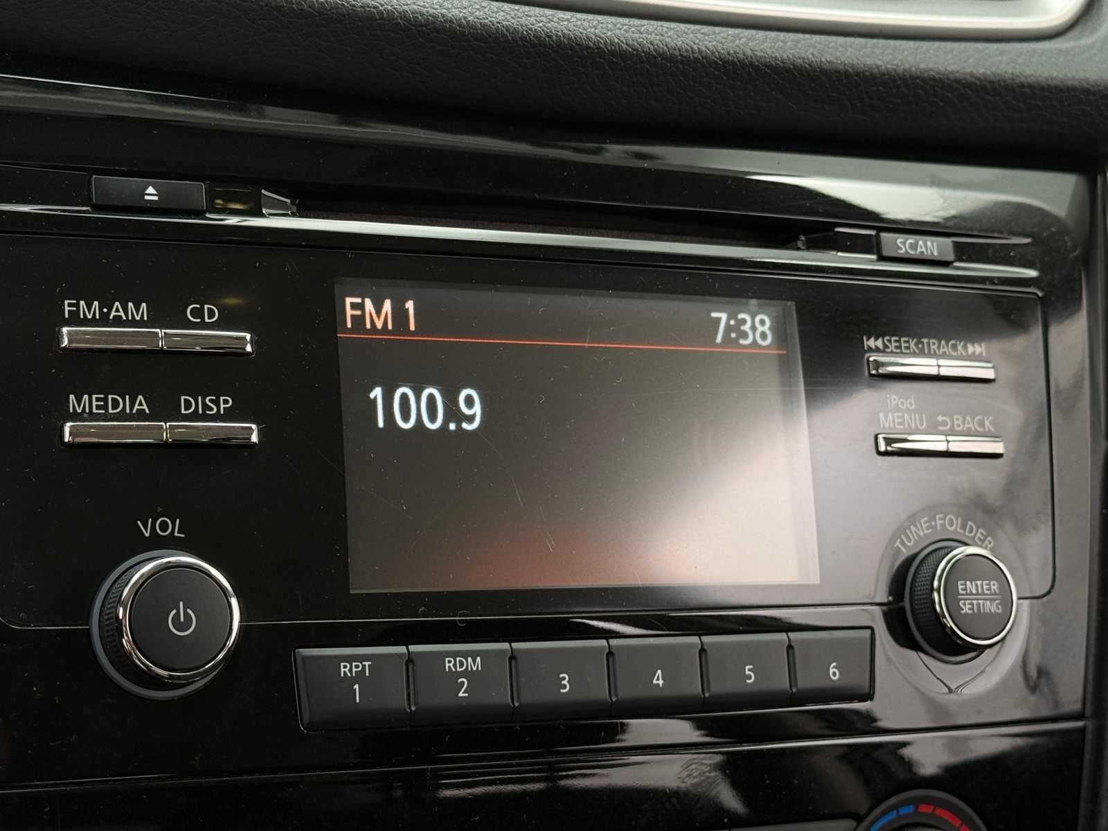 Thumbnail: 2014 Nissan Rogue - 4