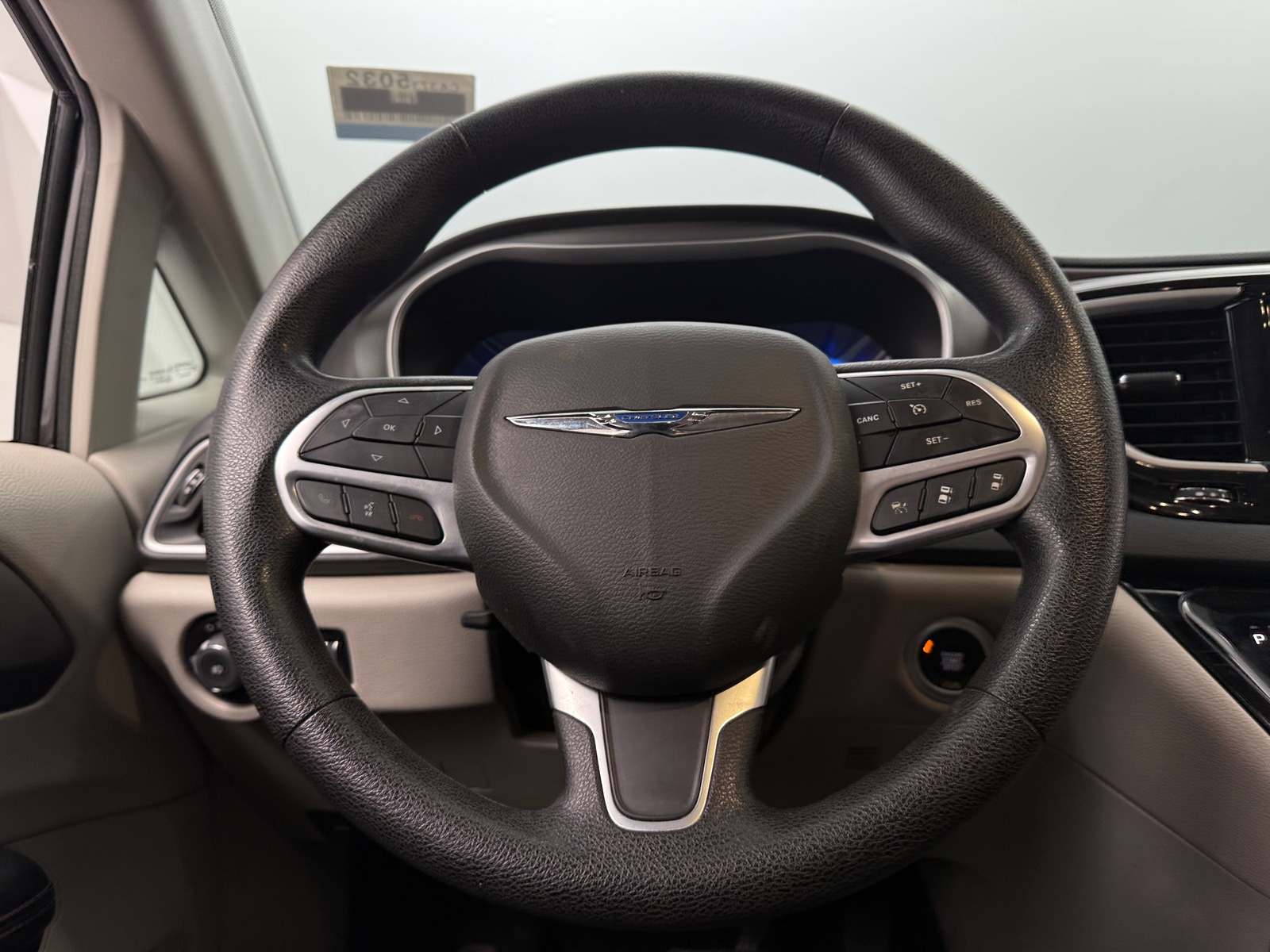 Thumbnail: 2020 Chrysler Pacifica - 5