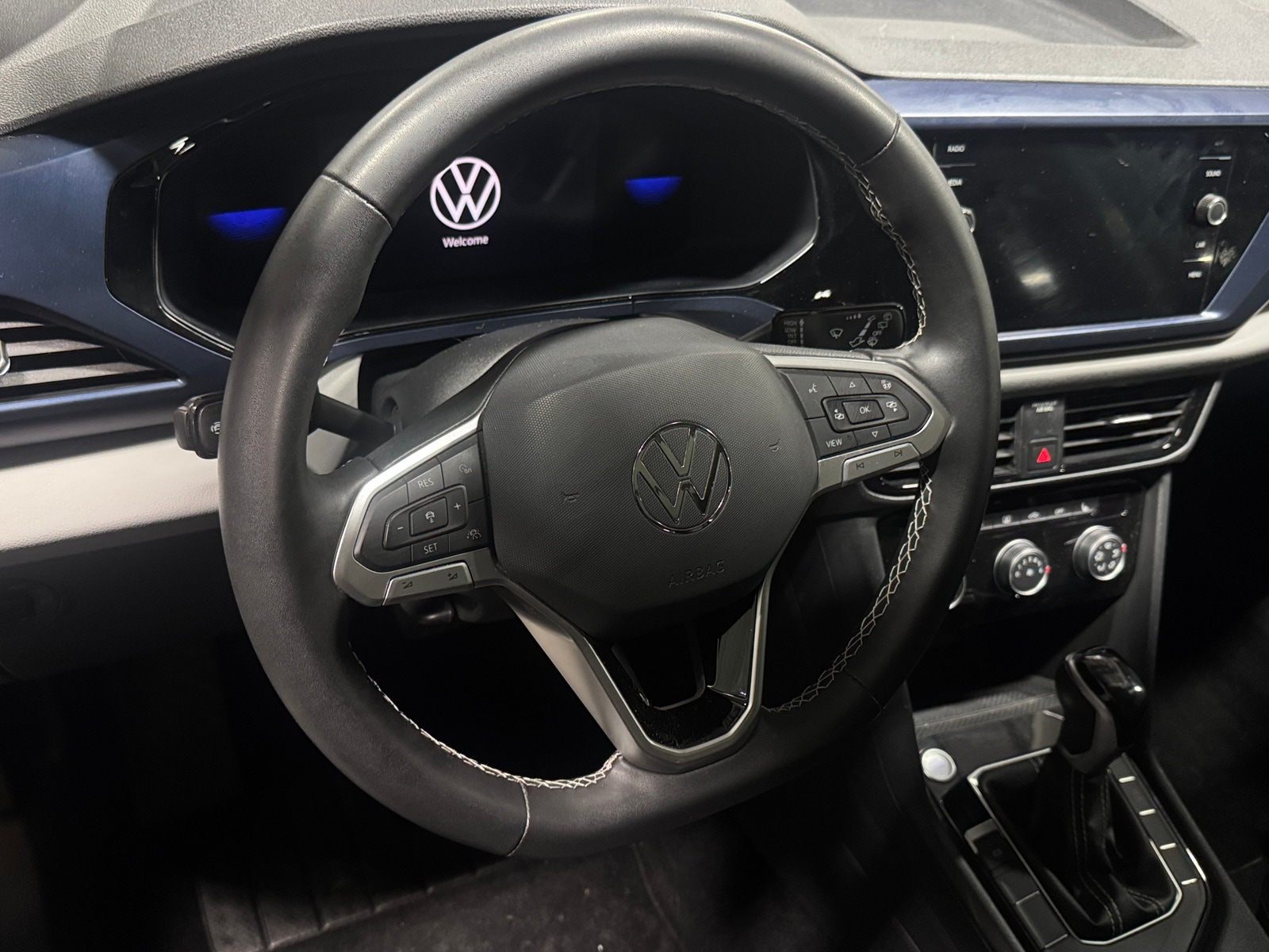 Thumbnail: 2023 Volkswagen Taos - 4