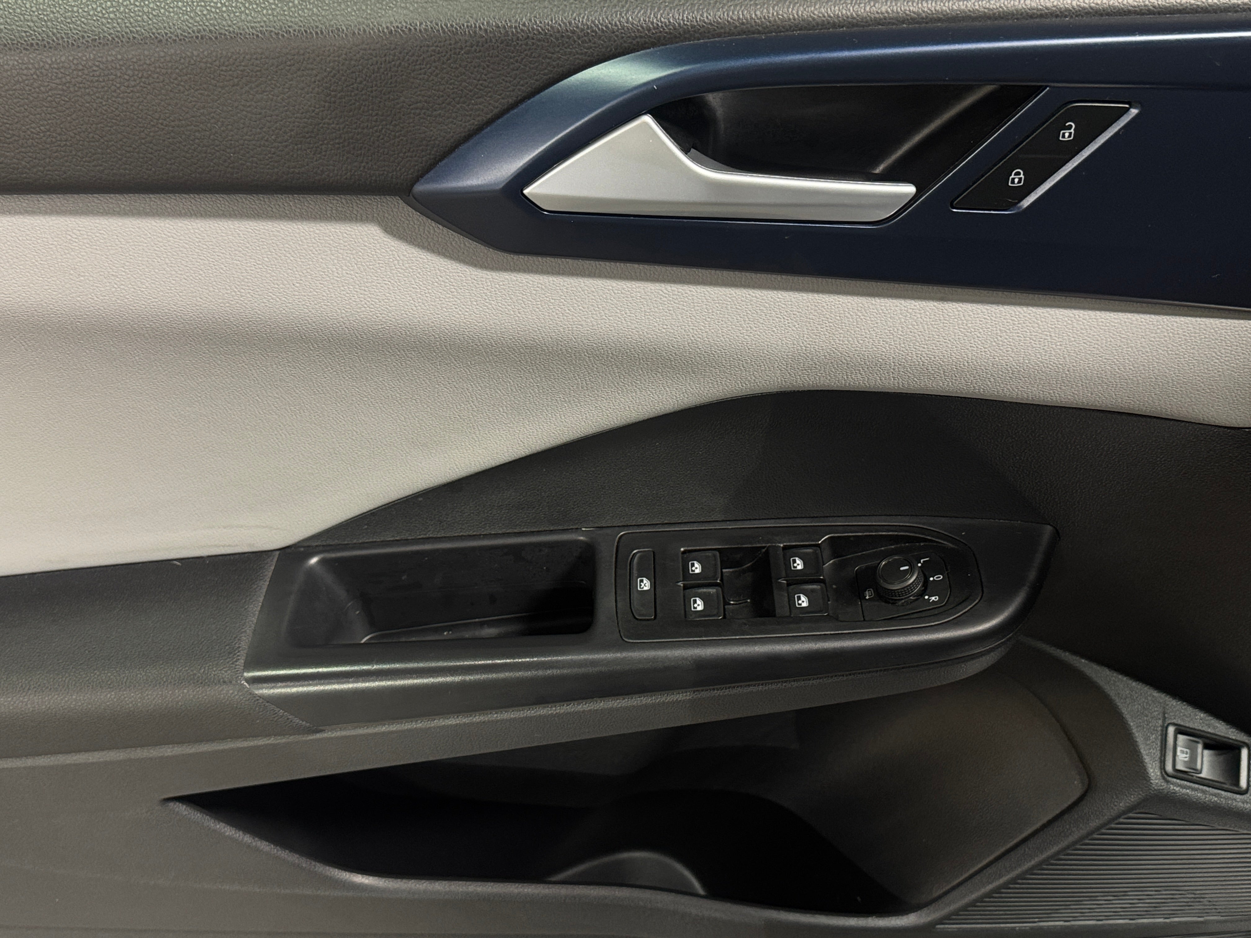 2023 Volkswagen Taos