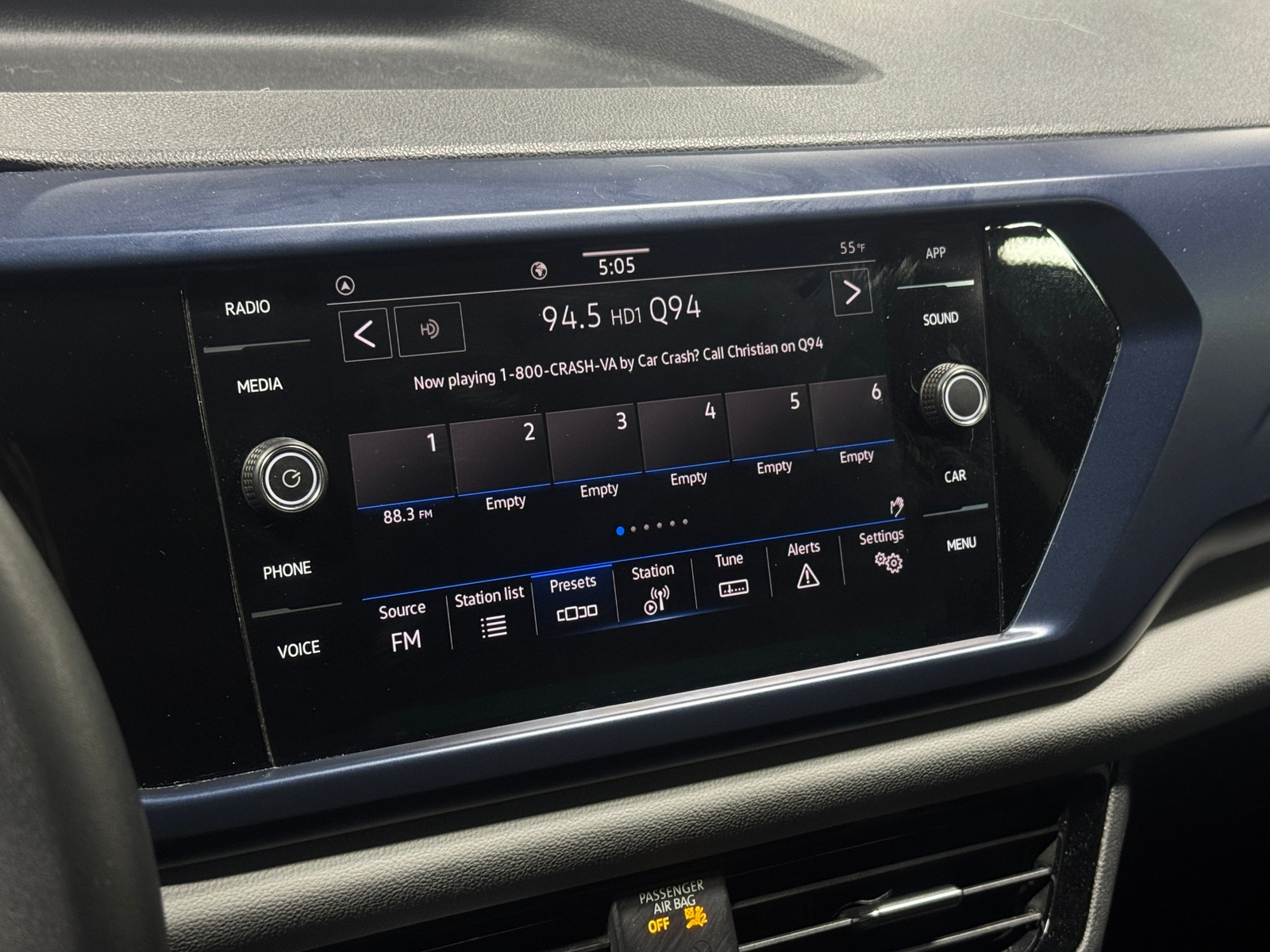 Thumbnail: 2023 Volkswagen Taos - 3