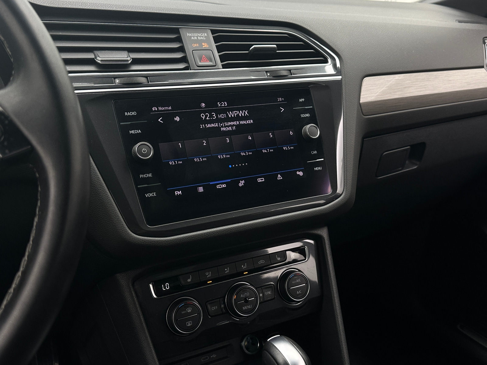 Thumbnail: 2021 Volkswagen Tiguan - 3