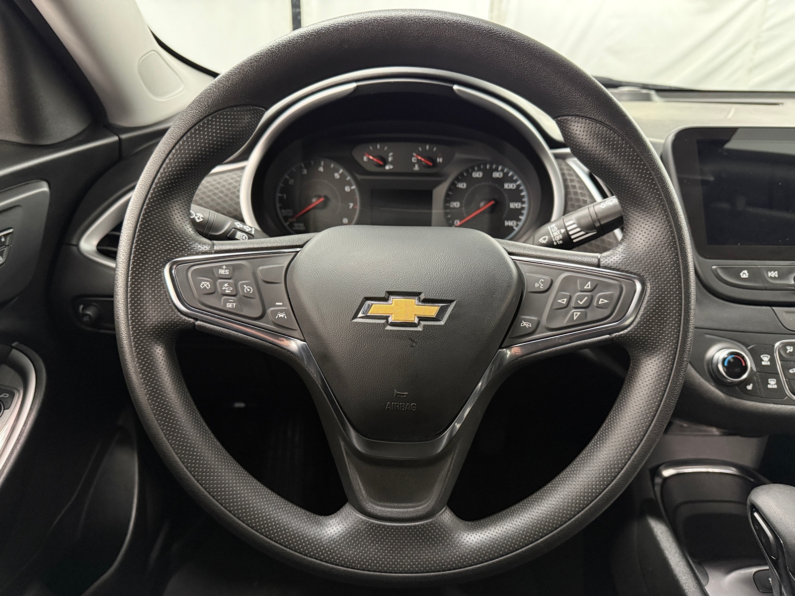 Thumbnail: 2023 Chevrolet Malibu - 5