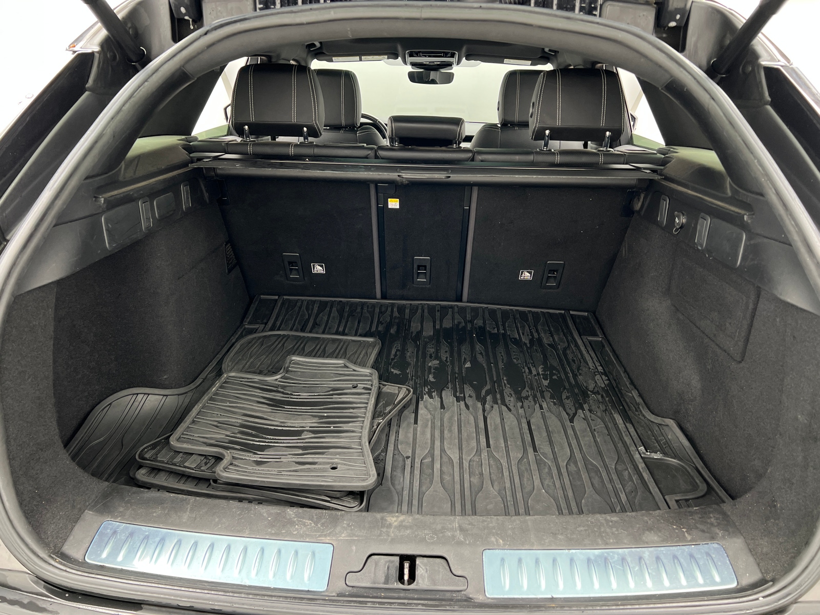 Thumbnail: 2018 Land Rover Range Rover Velar - 6