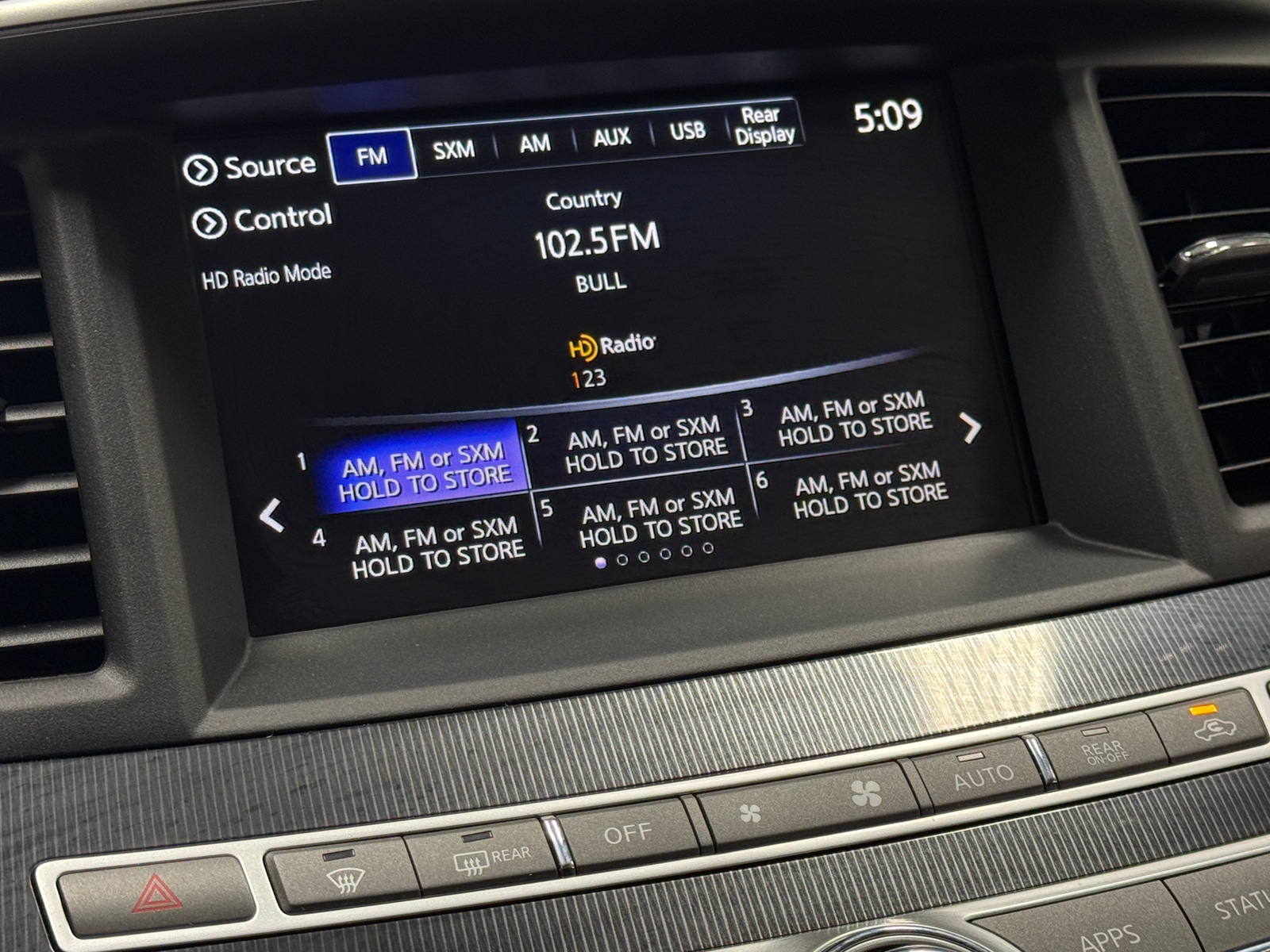 Thumbnail: 2017 INFINITI QX60 - 3