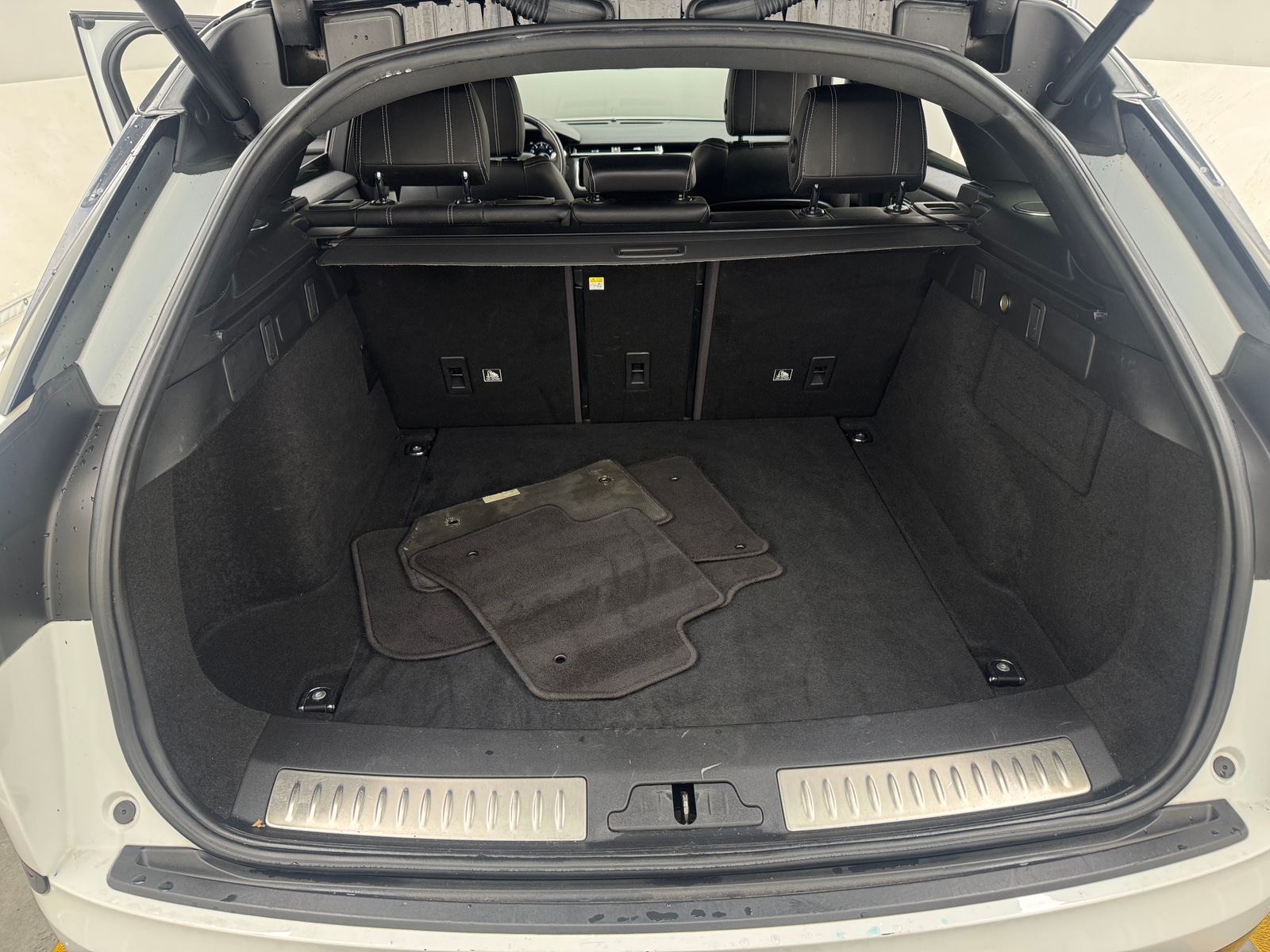 Thumbnail: 2019 Land Rover Range Rover Velar - 6