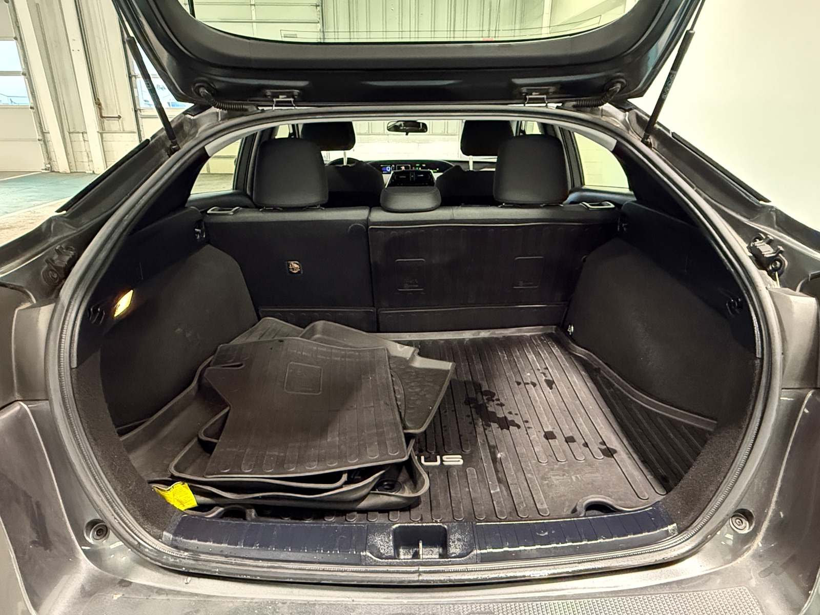 Thumbnail: 2017 Toyota Prius - 7