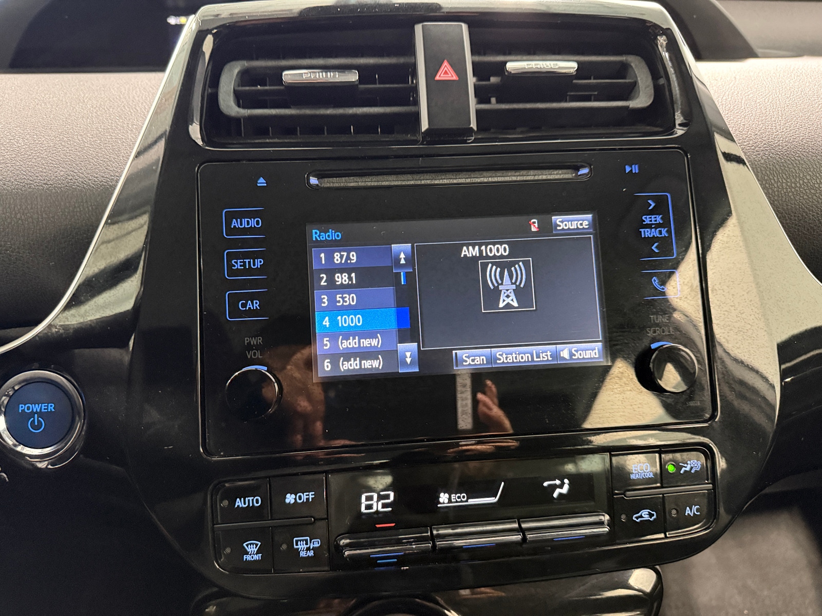 Thumbnail: 2017 Toyota Prius - 4