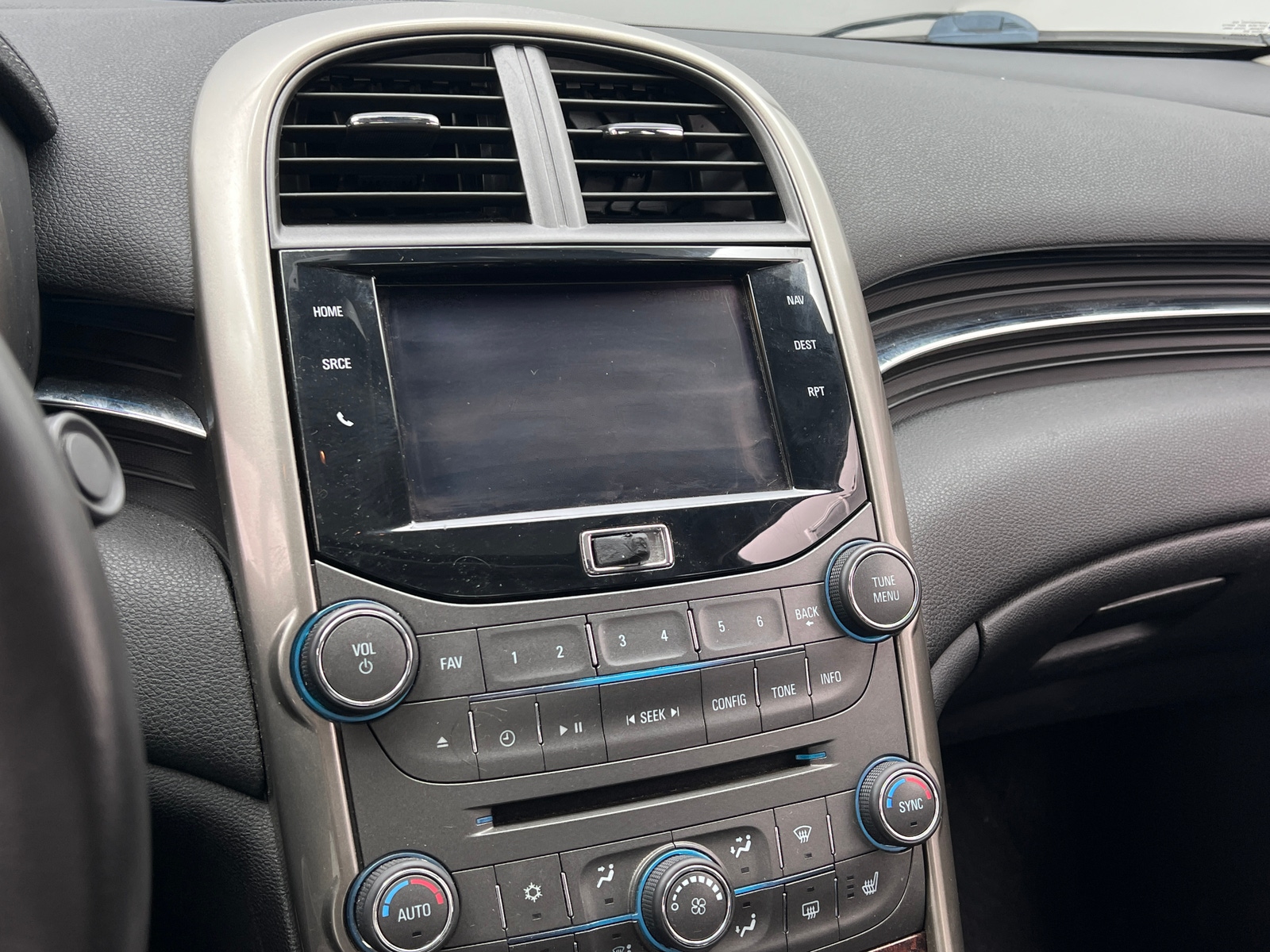 Thumbnail: 2013 Chevrolet Malibu - 4