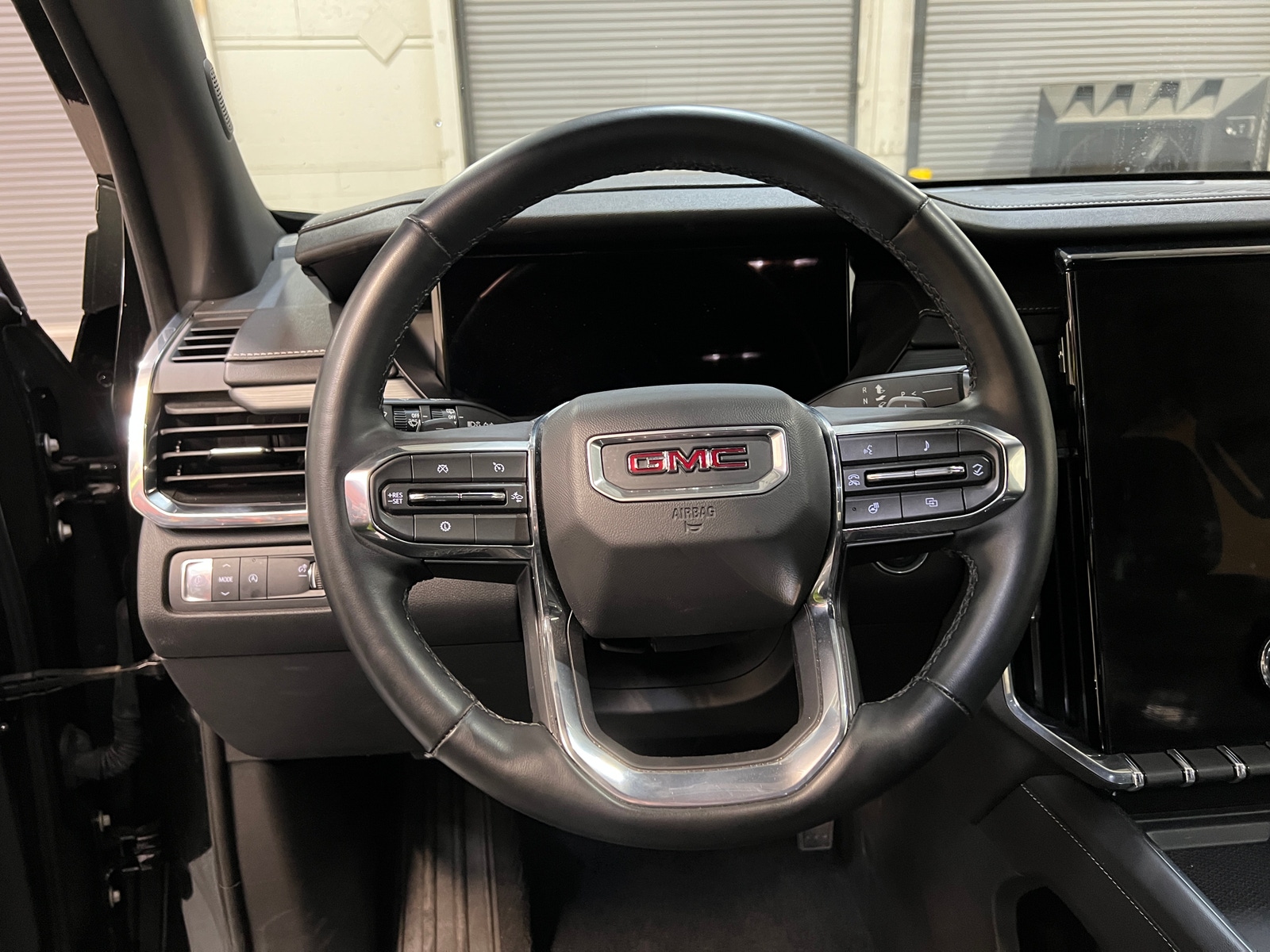 Thumbnail: 2024 GMC Acadia - 4