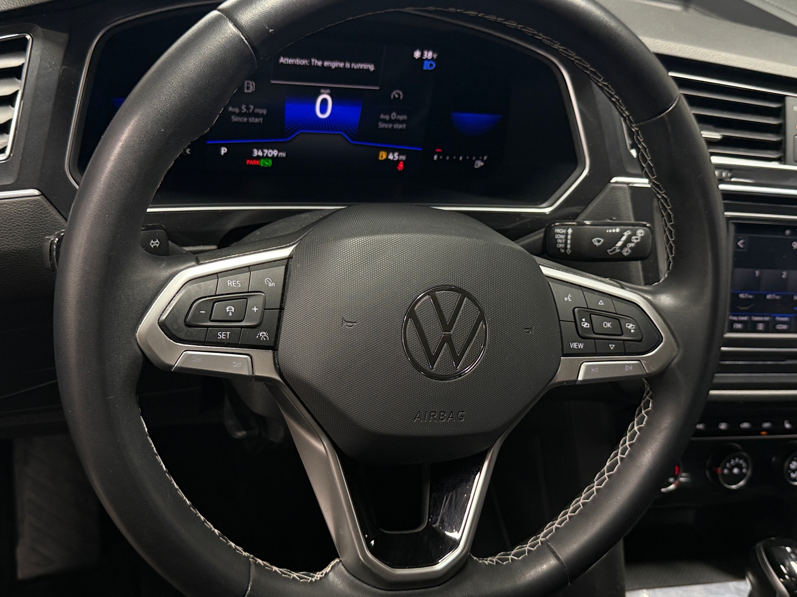 Thumbnail: 2022 Volkswagen Tiguan - 5