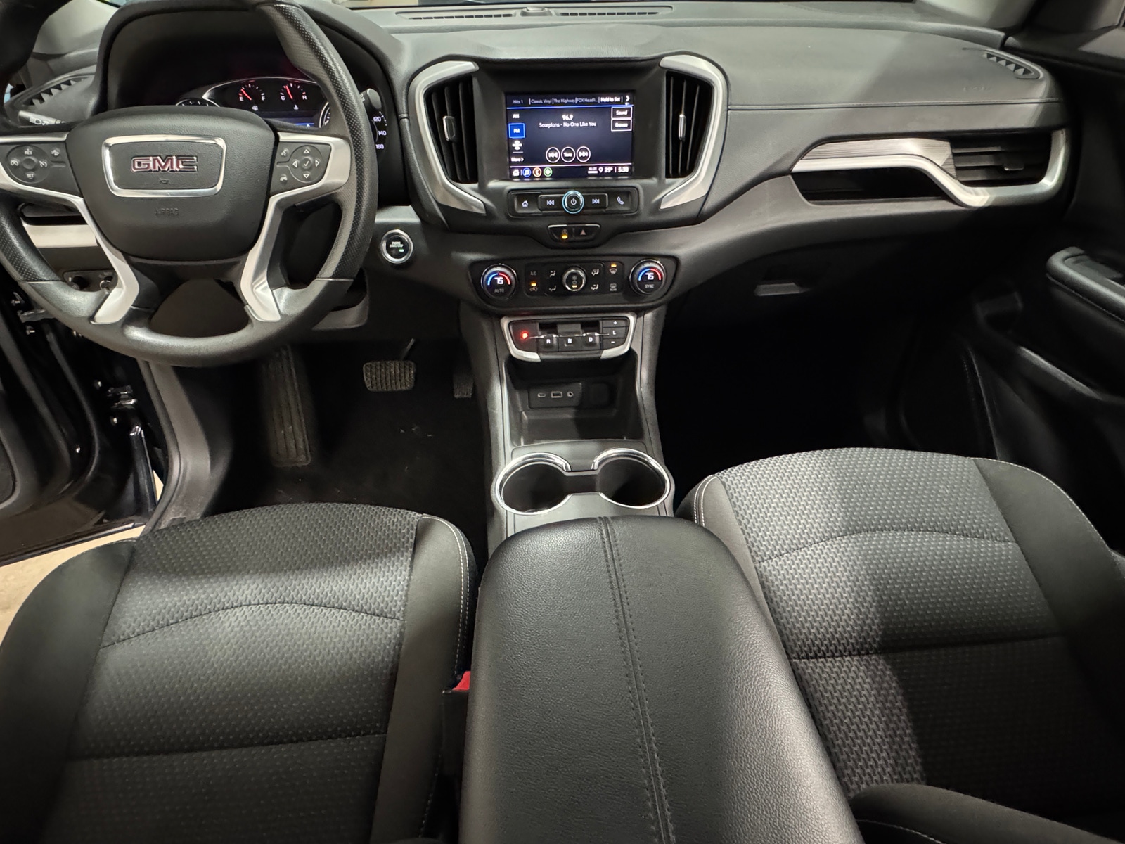 Thumbnail: 2022 GMC Terrain - 3