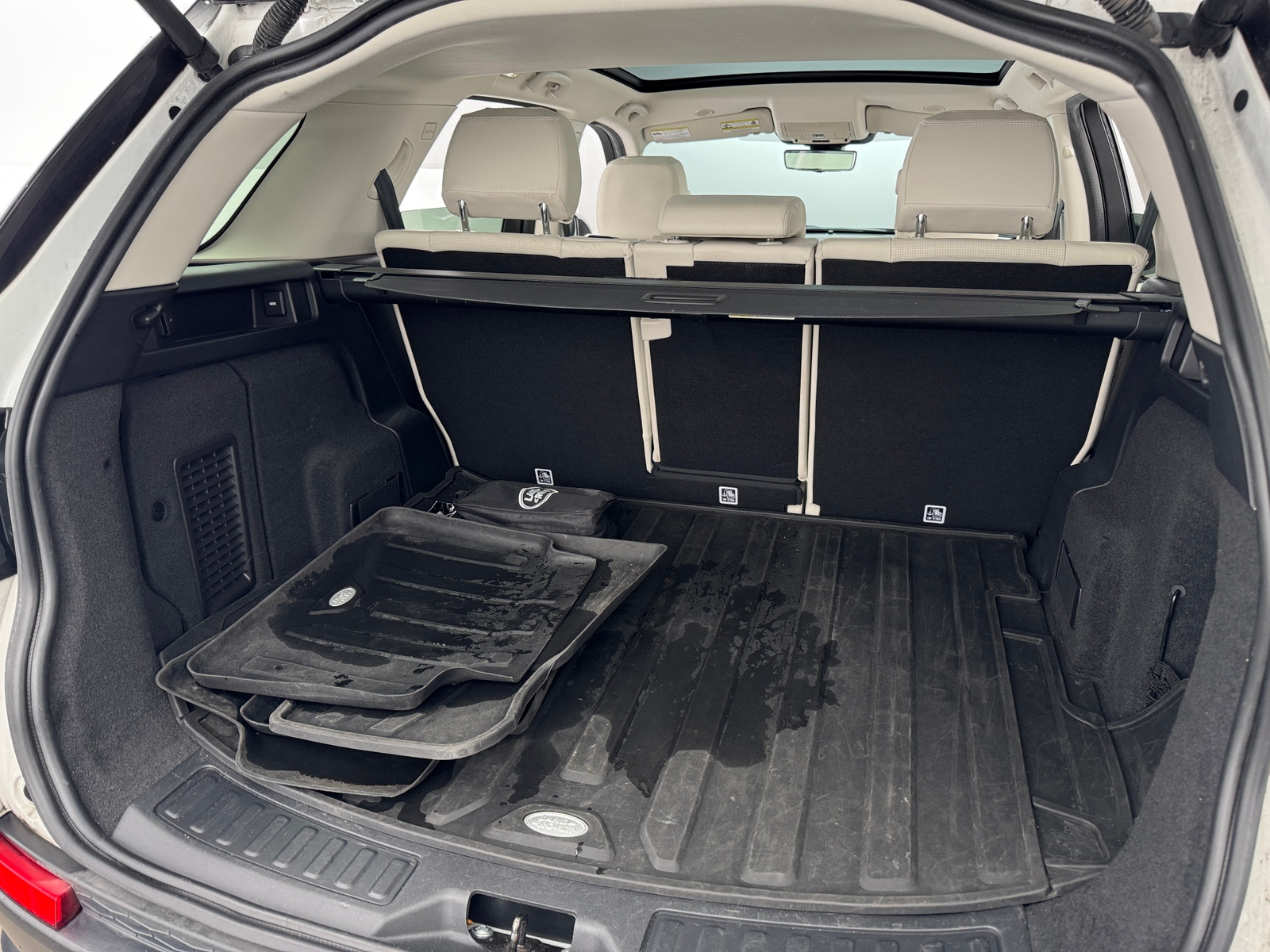 Thumbnail: 2021 Land Rover Discovery Sport - 6