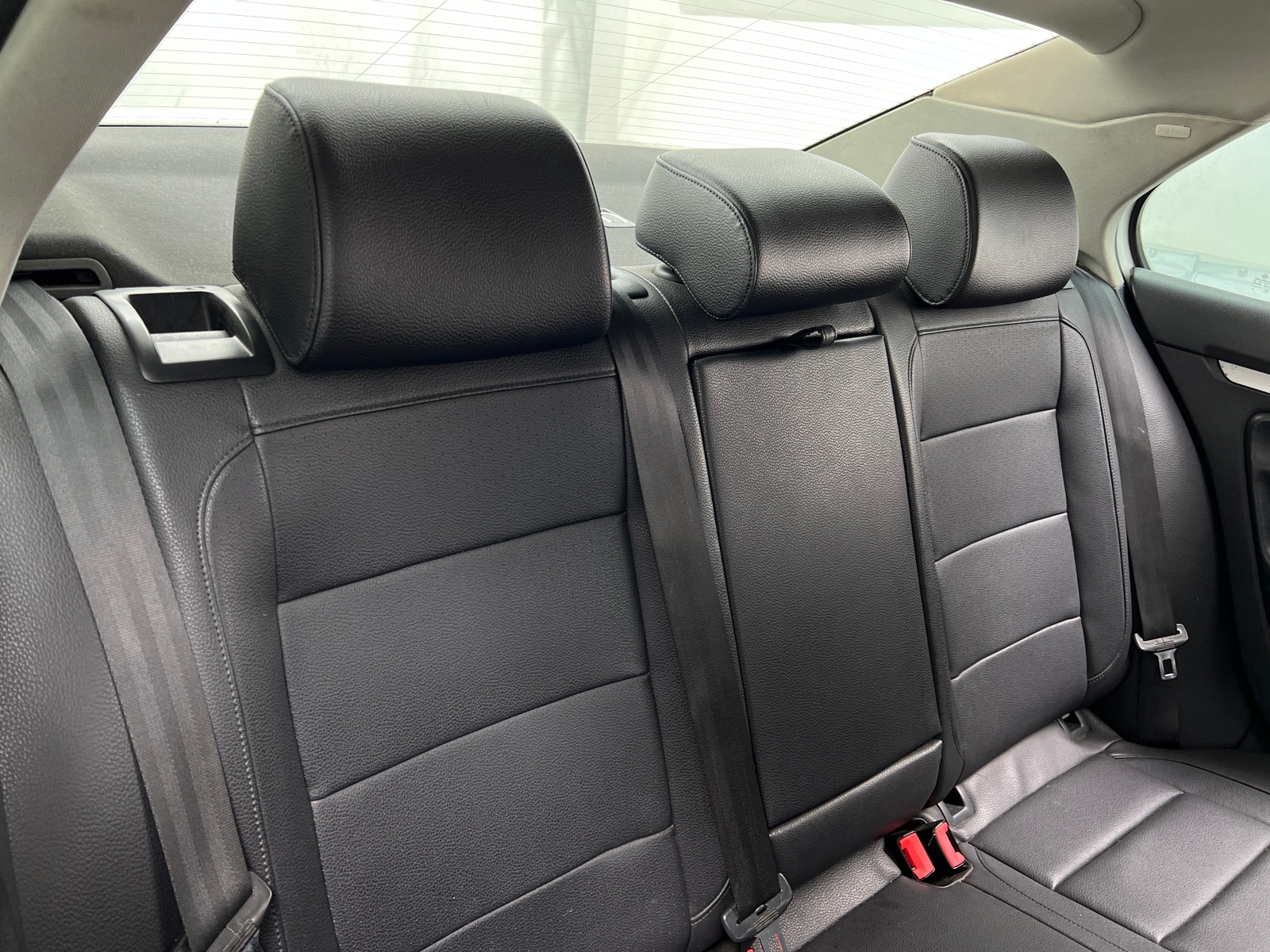 Thumbnail: 2010 Volkswagen Jetta - 5