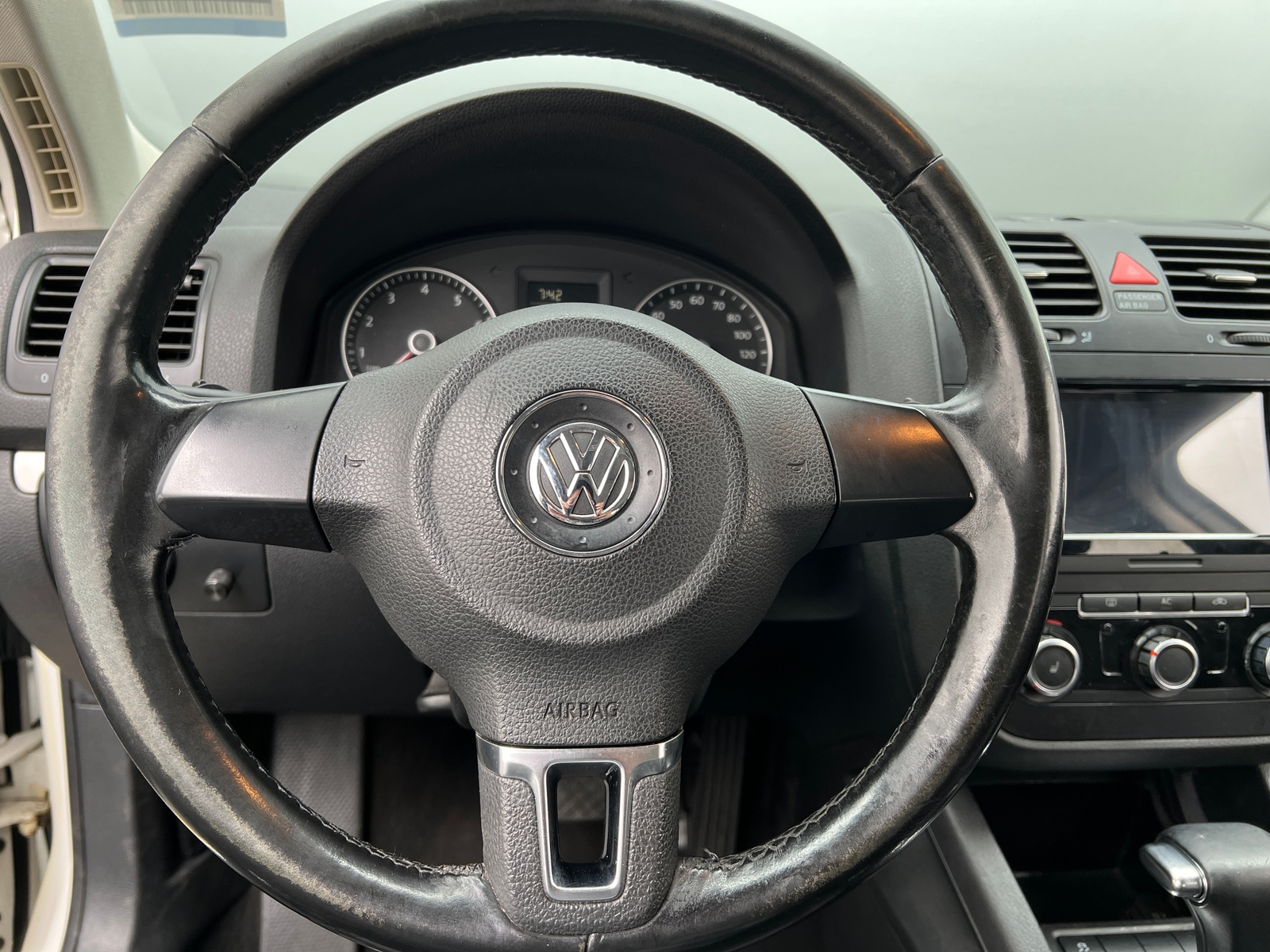 Thumbnail: 2010 Volkswagen Jetta - 4