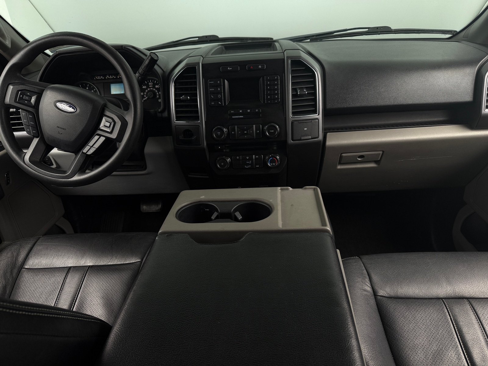 Thumbnail: 2018 Ford Econoline - 3