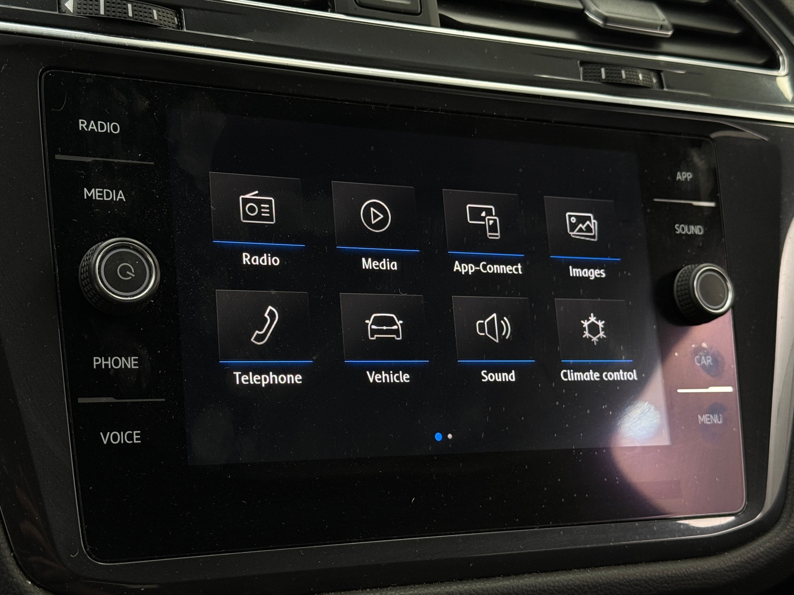 Thumbnail: 2019 Volkswagen Tiguan - 3