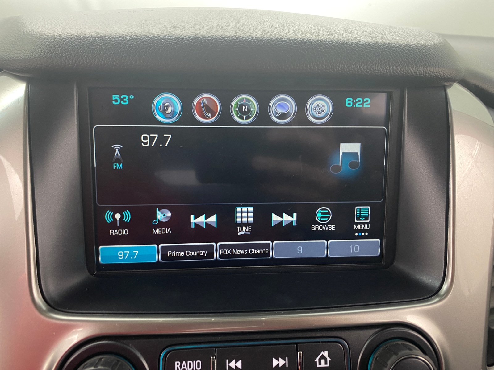 Thumbnail: 2020 Chevrolet Suburban - 3