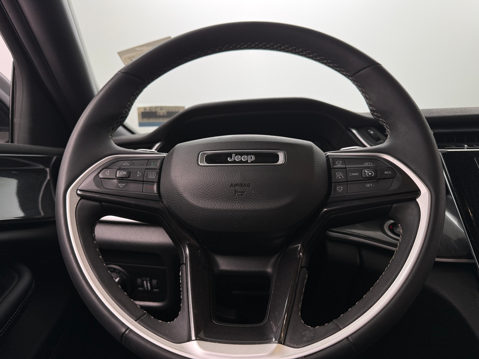 Thumbnail: 2023 Jeep Grand Cherokee - 4