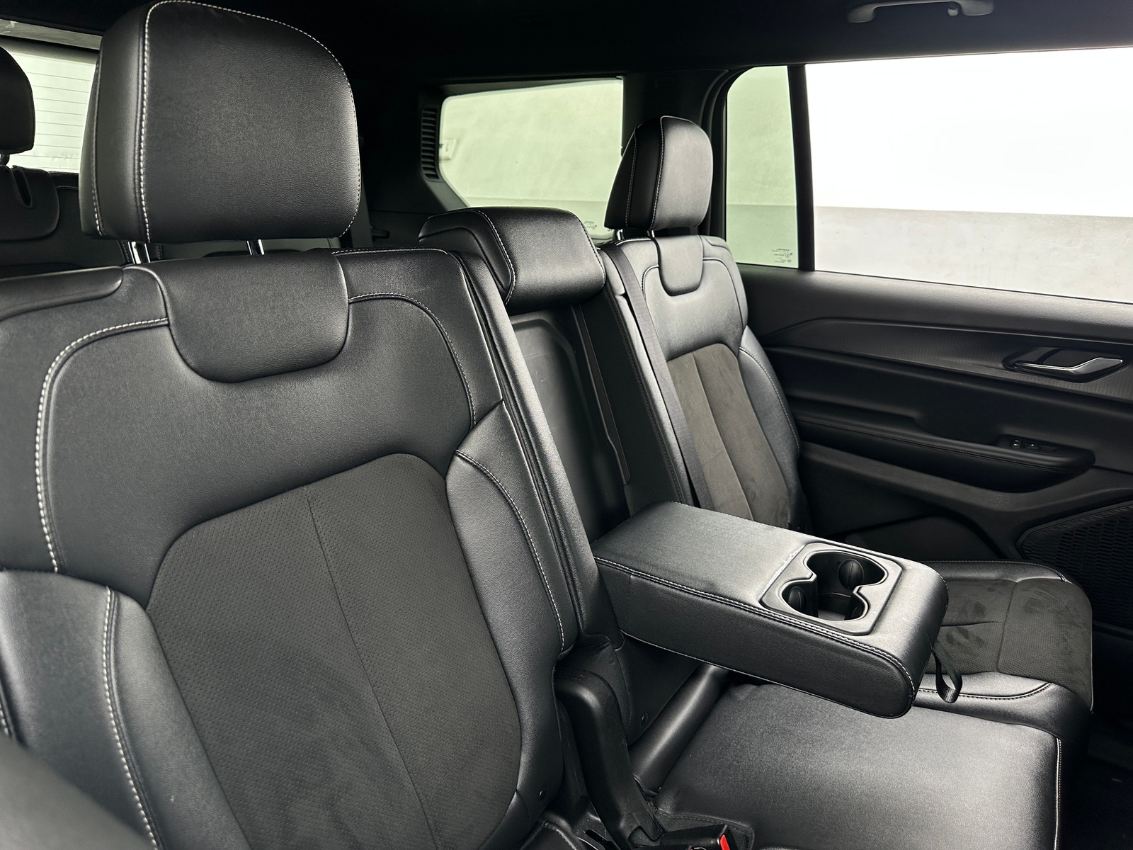 Thumbnail: 2024 Jeep Grand Cherokee L - 5