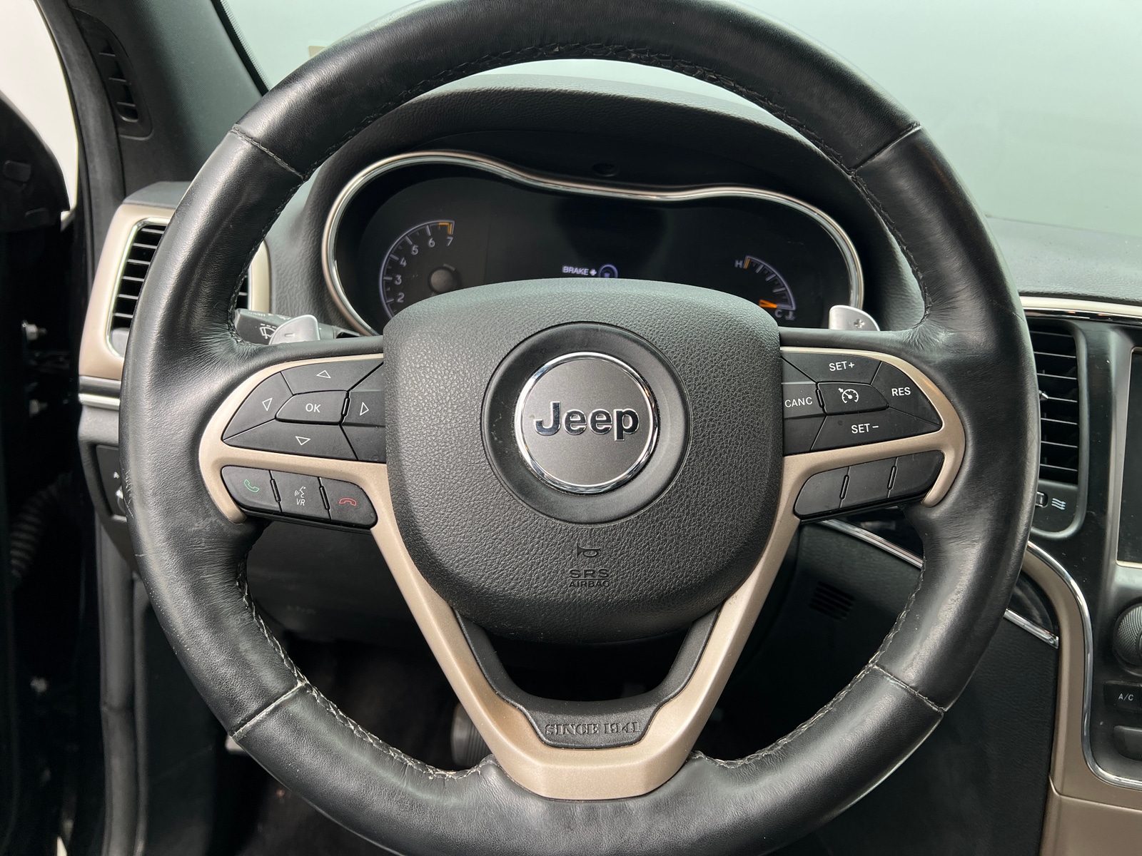 Thumbnail: 2016 Jeep Grand Cherokee - 4