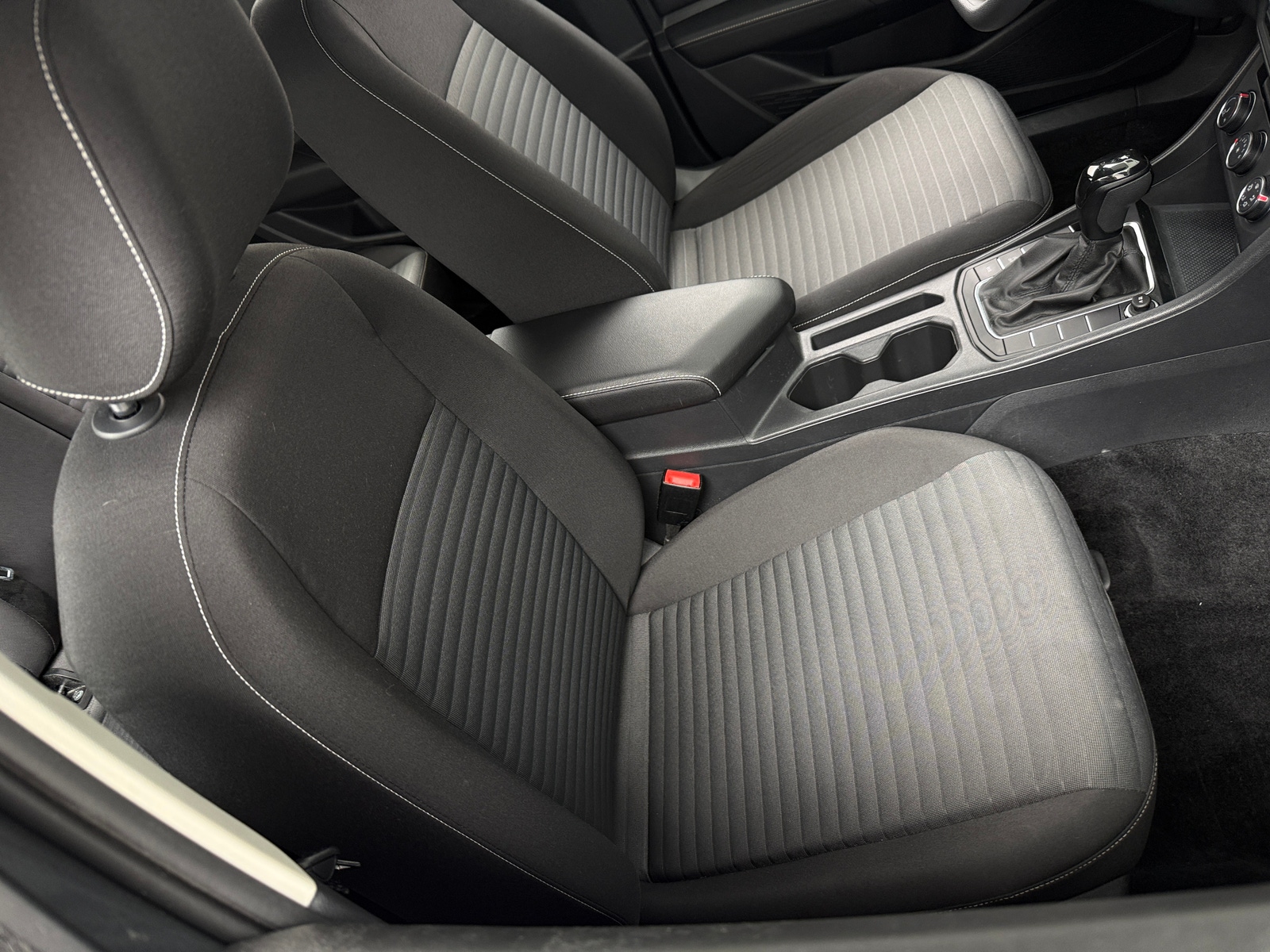 Thumbnail: 2022 Volkswagen Jetta - 2