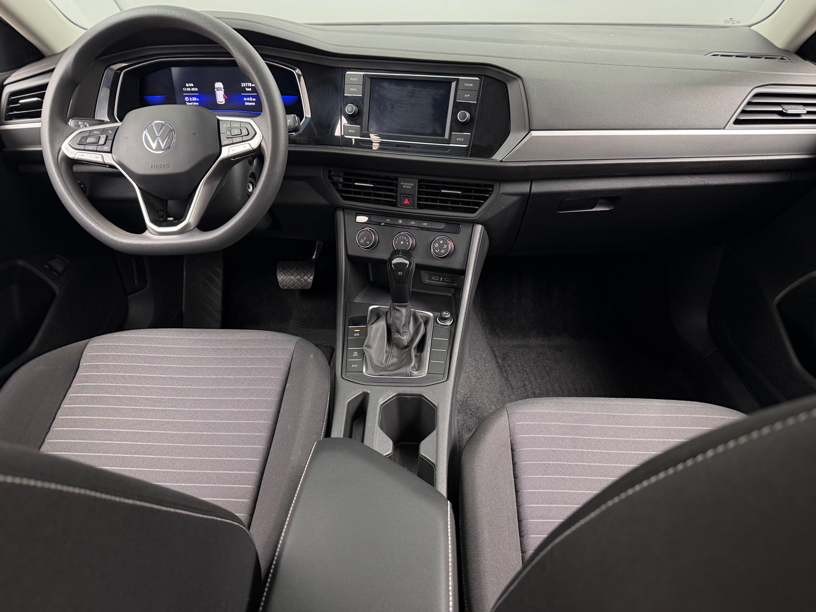 Thumbnail: 2022 Volkswagen Jetta - 3