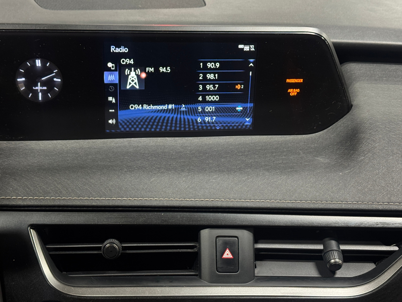 Thumbnail: 2019 Lexus UX - 3