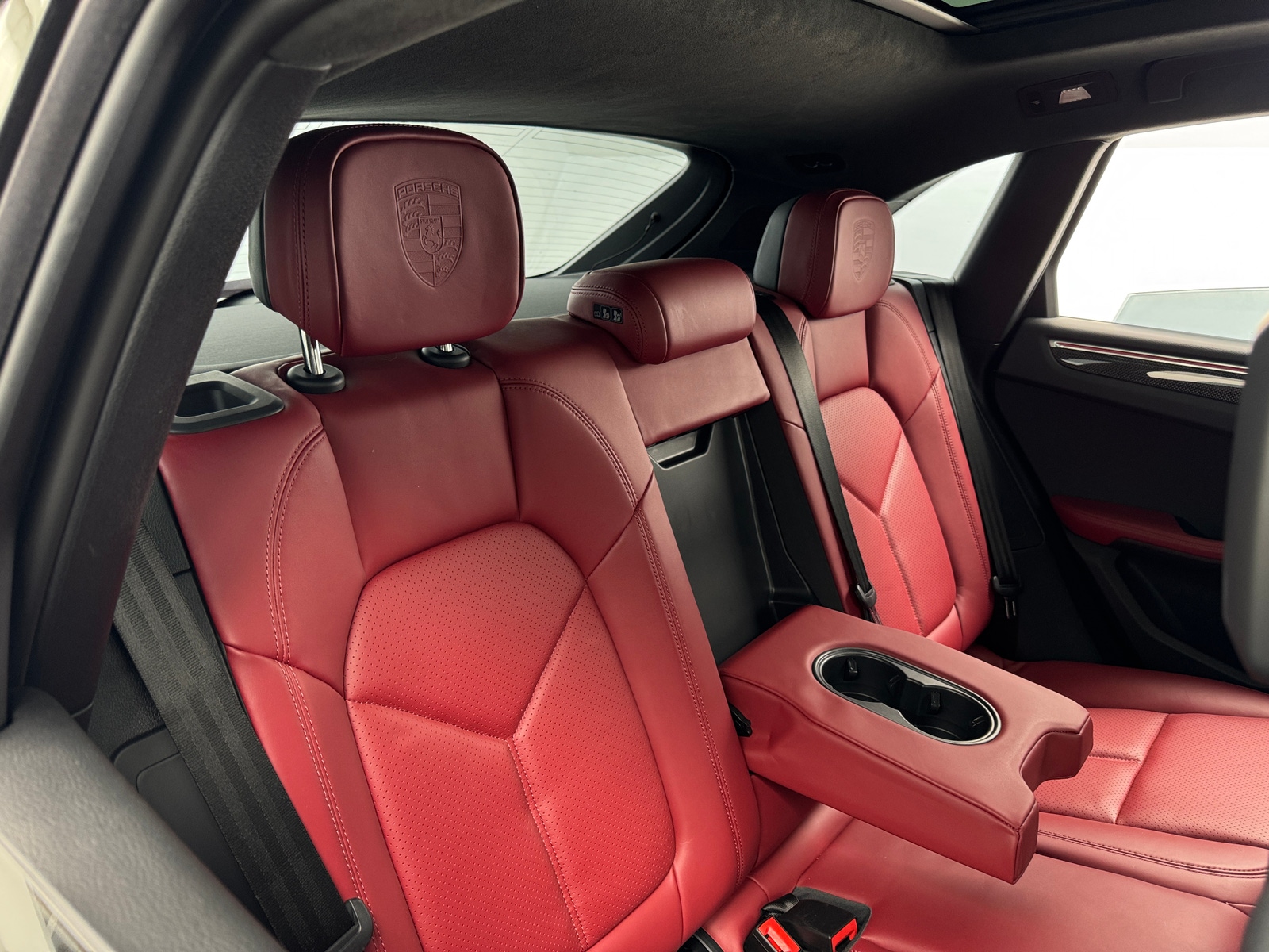 Thumbnail: 2023 Porsche Macan - 5