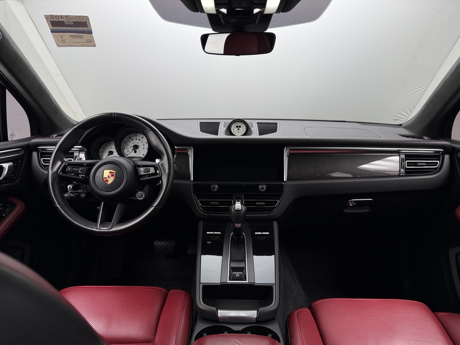 Thumbnail: 2023 Porsche Macan - 2