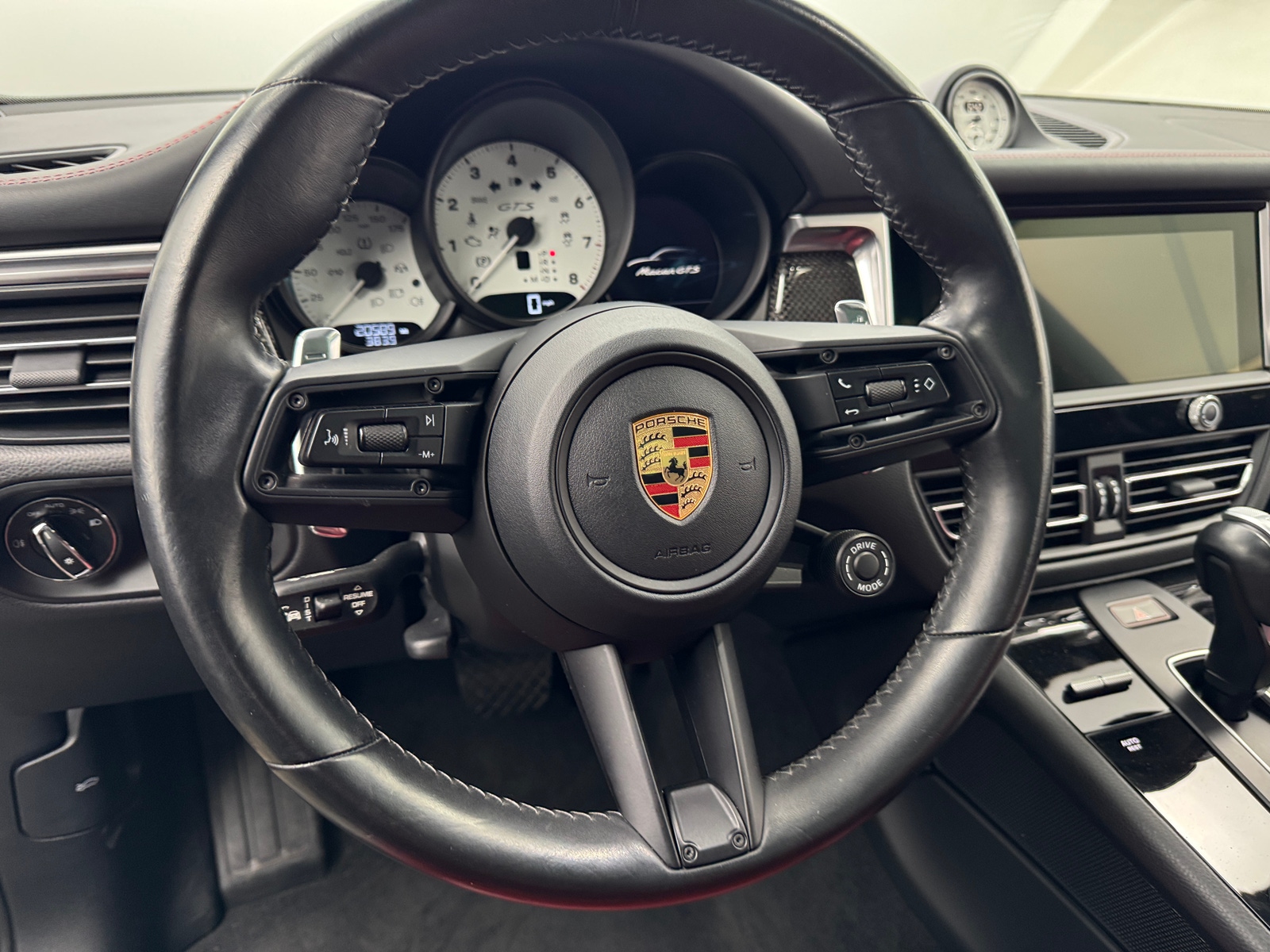 Thumbnail: 2023 Porsche Macan - 4